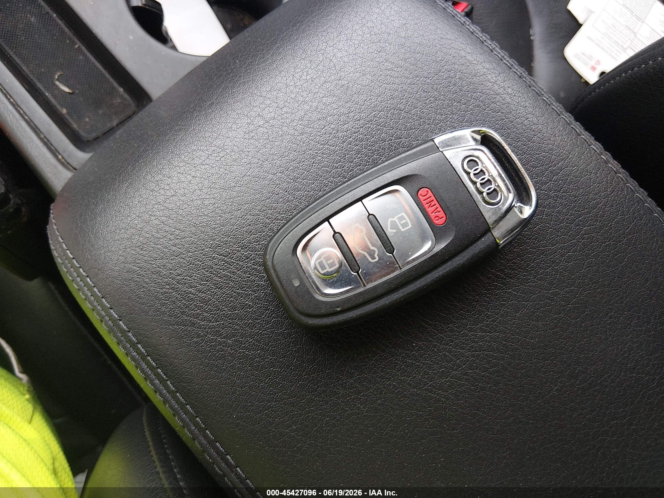 2013 Audi A4 2.0t Premium Blue vin: WAUFFAFL6DN022283