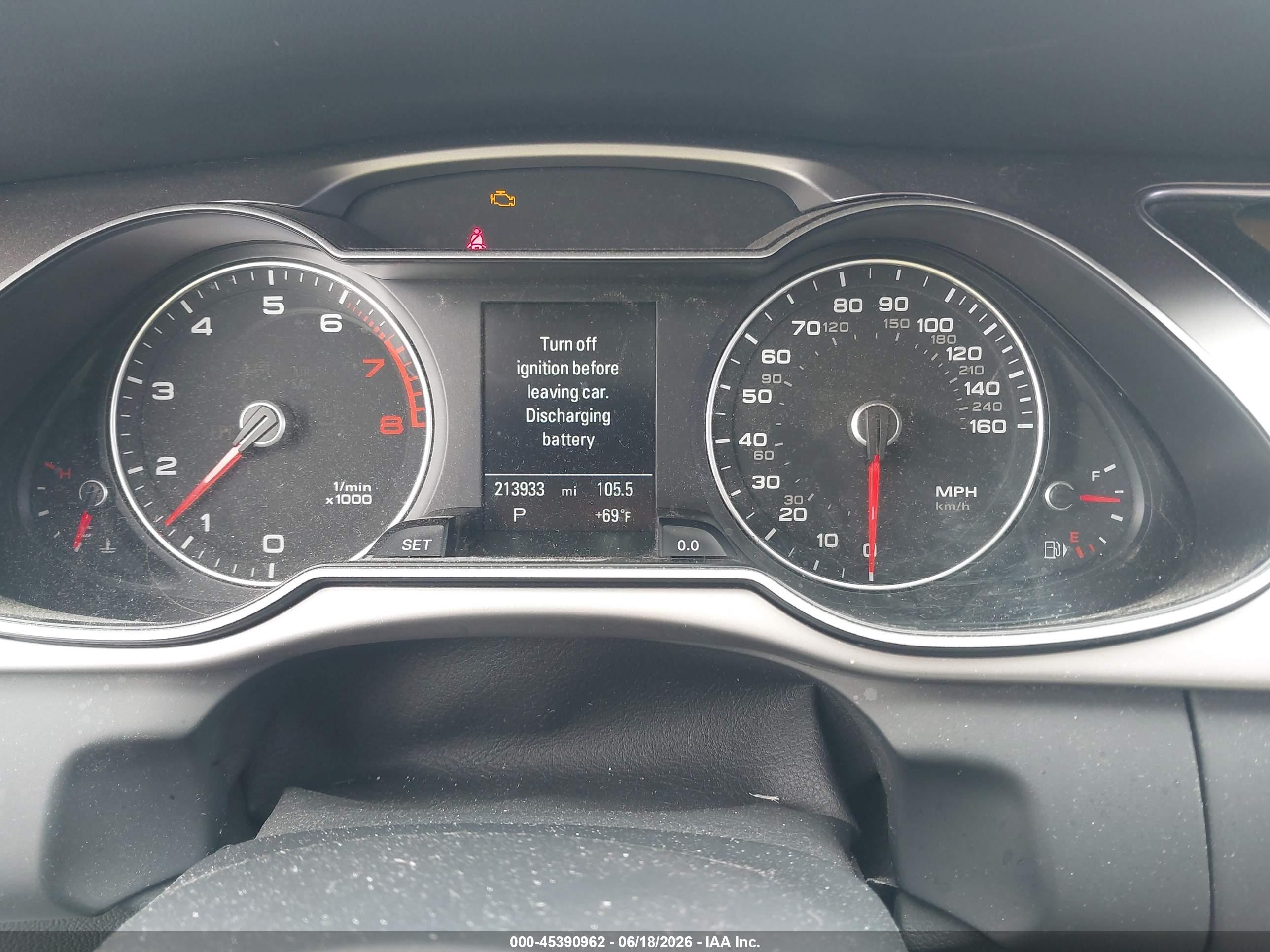 2013 Audi A4 2.0t Premium Белый vin: WAUFFAFL6DN047491