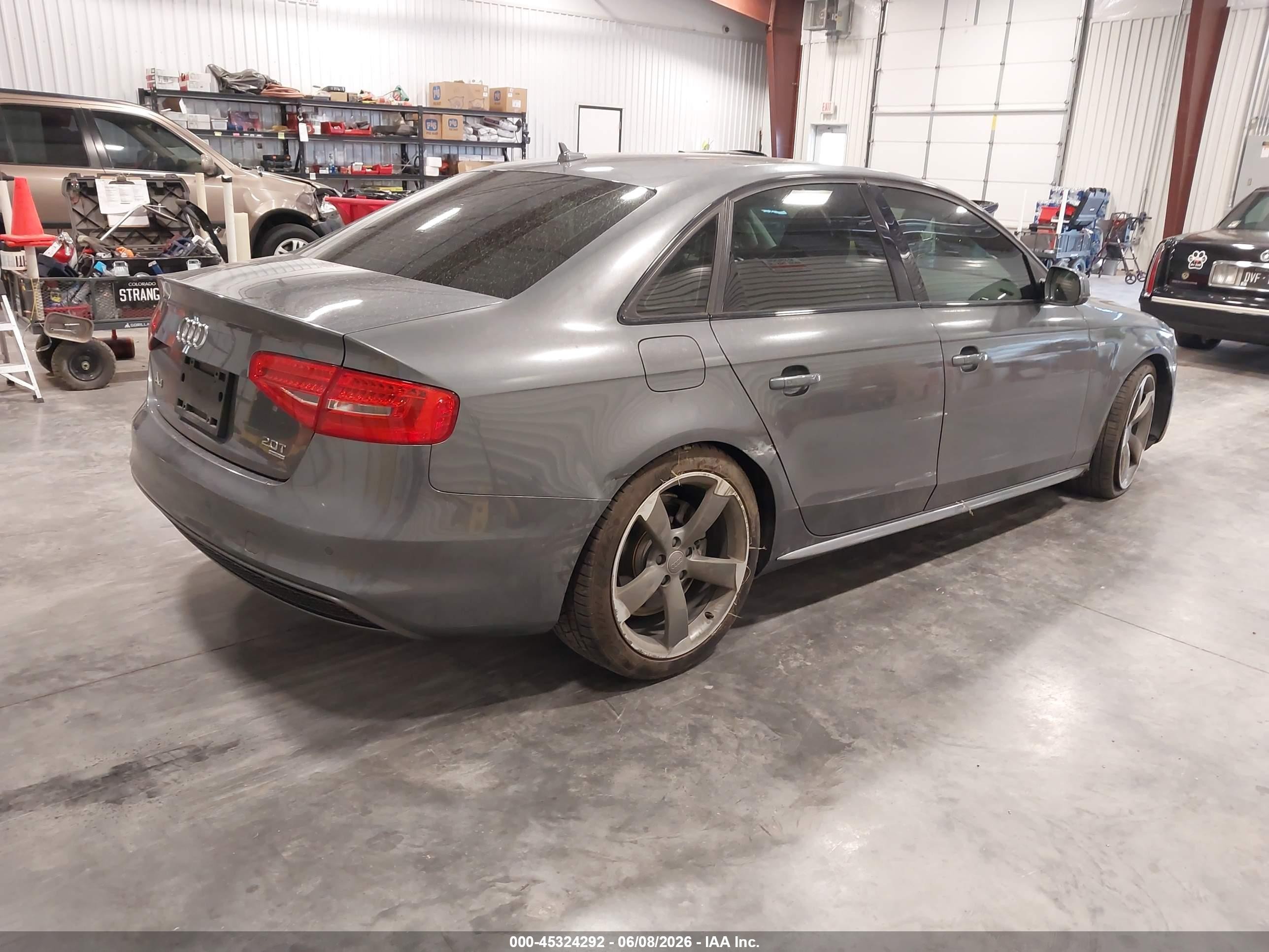 2014 Audi A4 2.0t Premium Серебряный vin: WAUFFAFL6EN037920