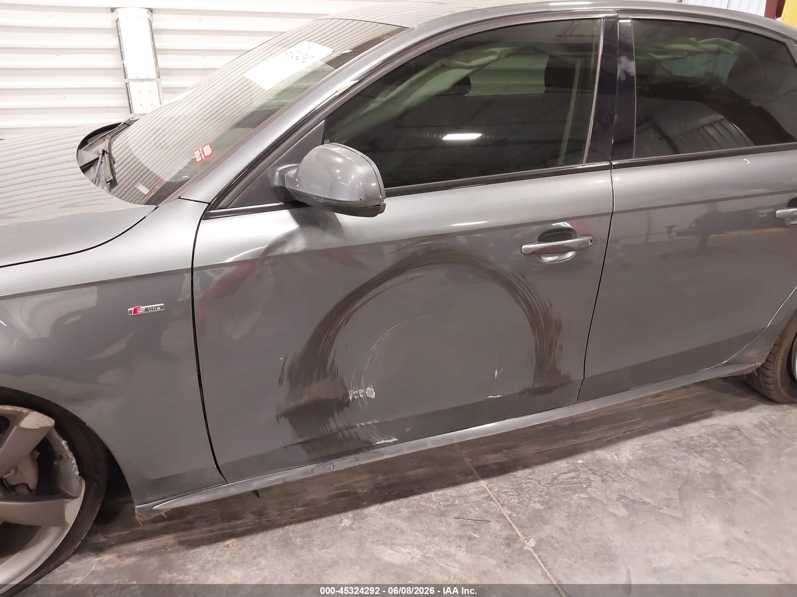 2014 Audi A4 2.0t Premium Серебряный vin: WAUFFAFL6EN037920