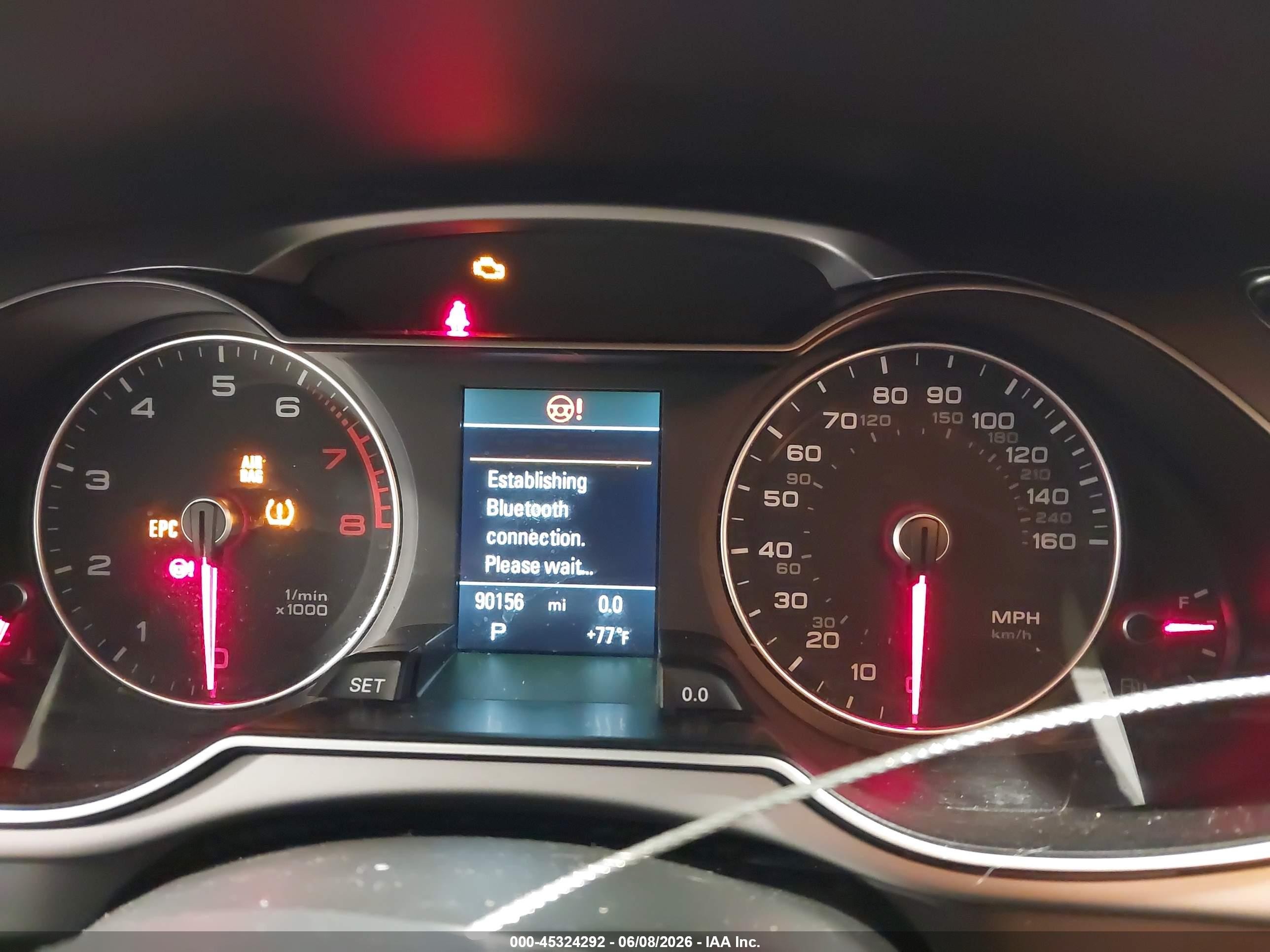 2014 Audi A4 2.0t Premium Серебряный vin: WAUFFAFL6EN037920