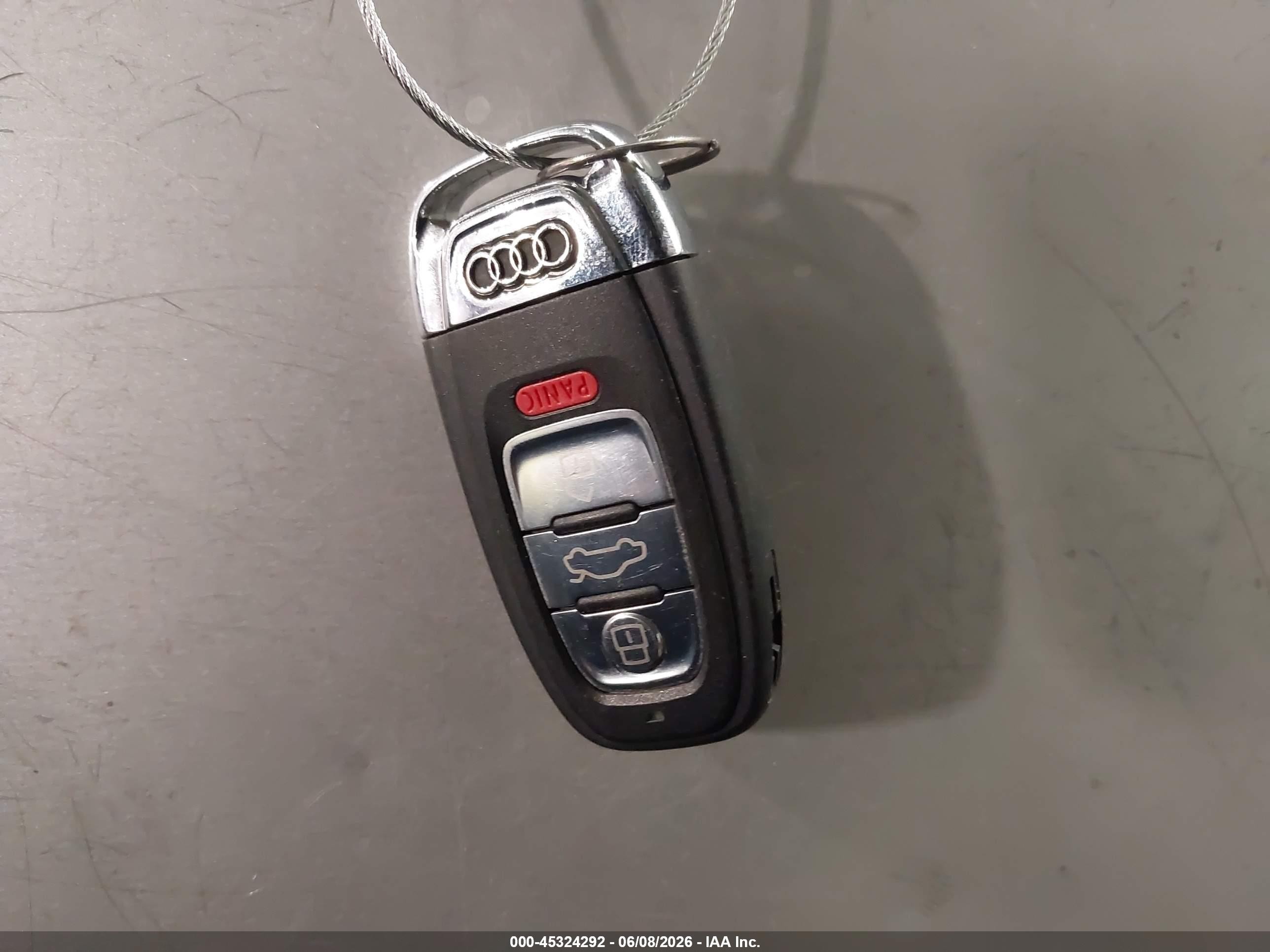 2014 Audi A4 2.0t Premium Серебряный vin: WAUFFAFL6EN037920