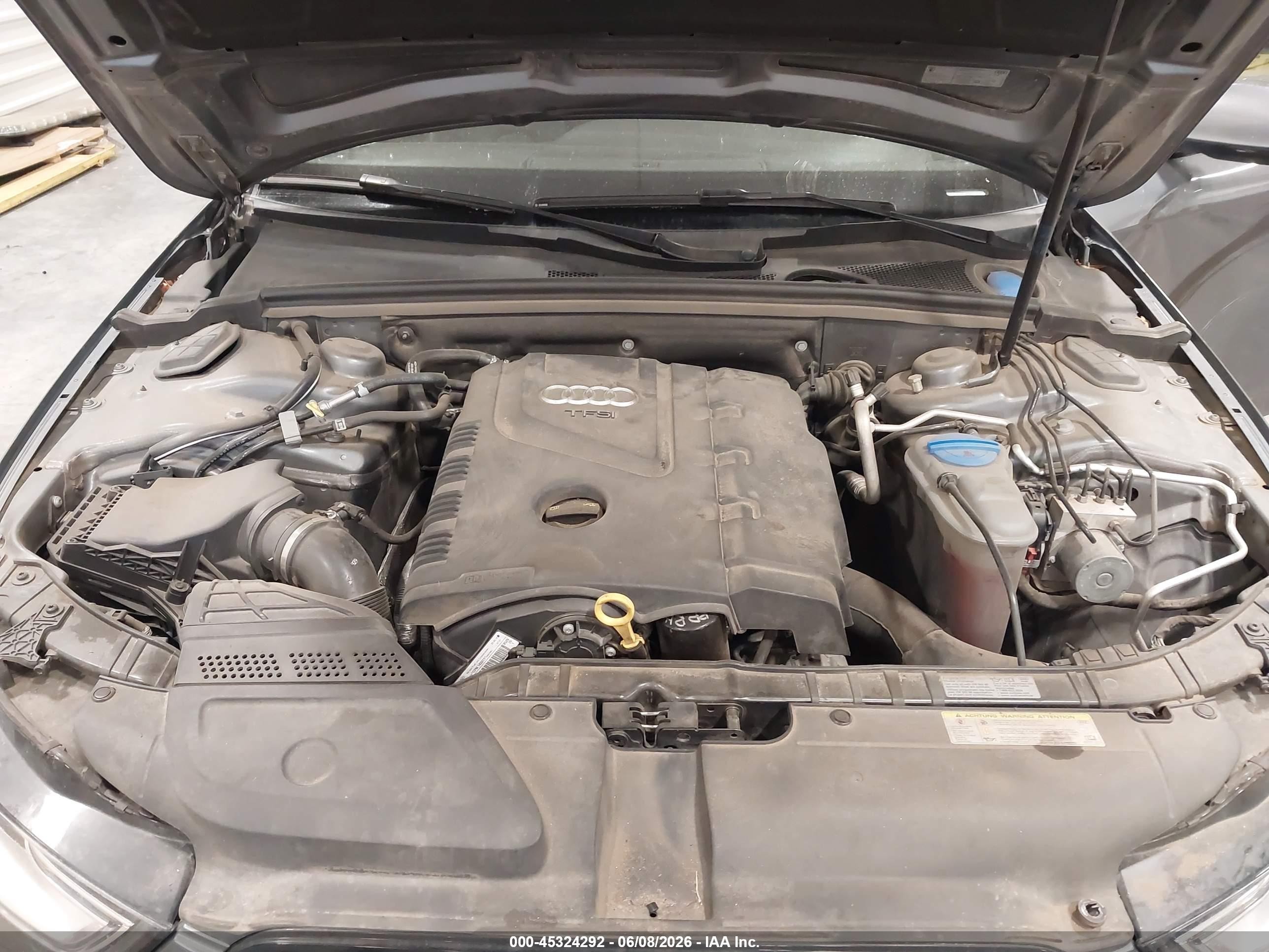 2014 Audi A4 2.0t Premium Серебряный vin: WAUFFAFL6EN037920