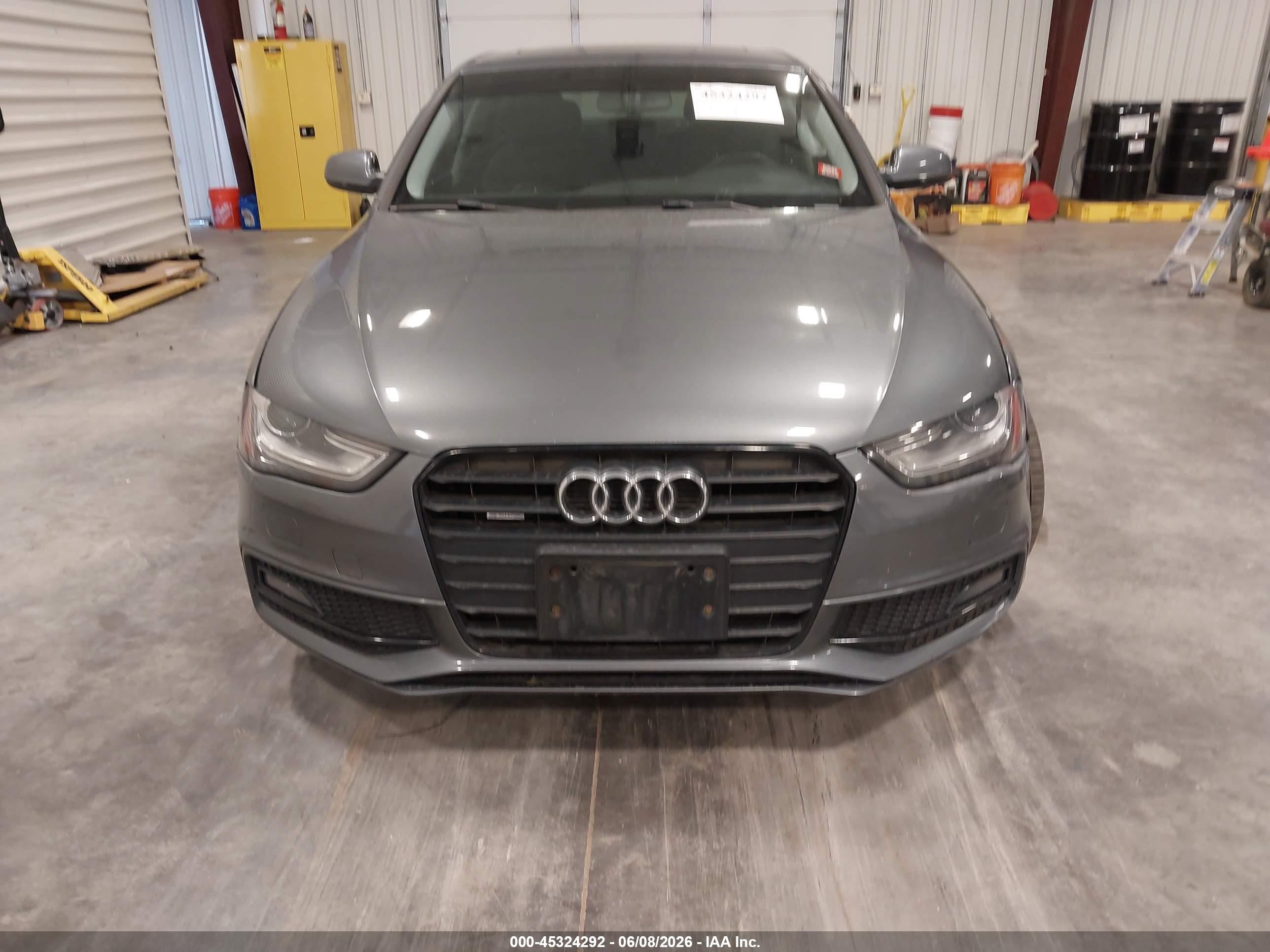 2014 Audi A4 2.0t Premium Серебряный vin: WAUFFAFL6EN037920