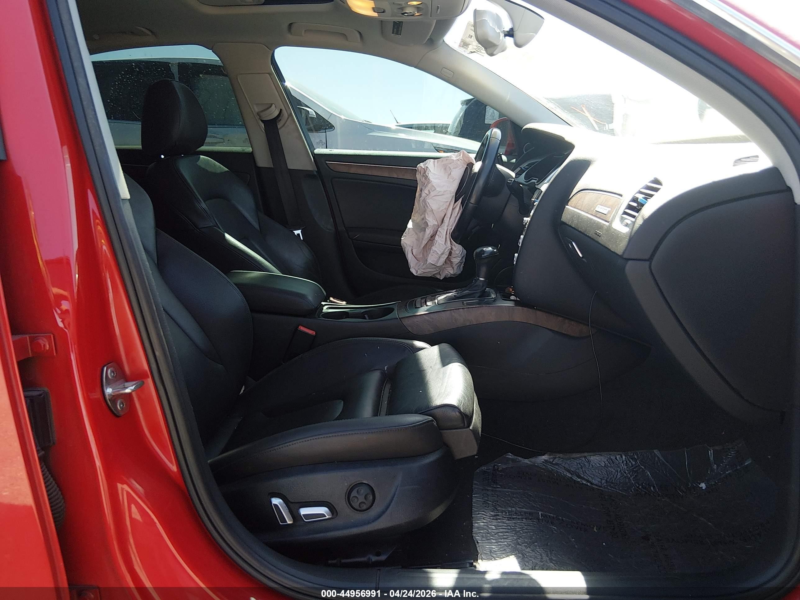 2015 Audi A4 2.0t Premium Красный vin: WAUFFAFL6FN046084