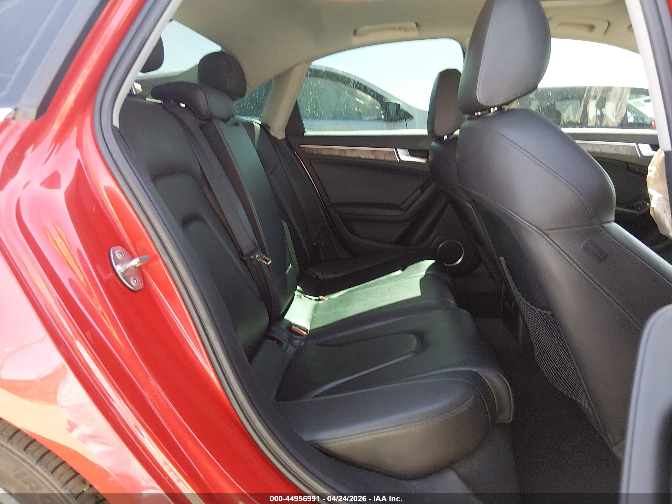 2015 Audi A4 2.0t Premium Красный vin: WAUFFAFL6FN046084