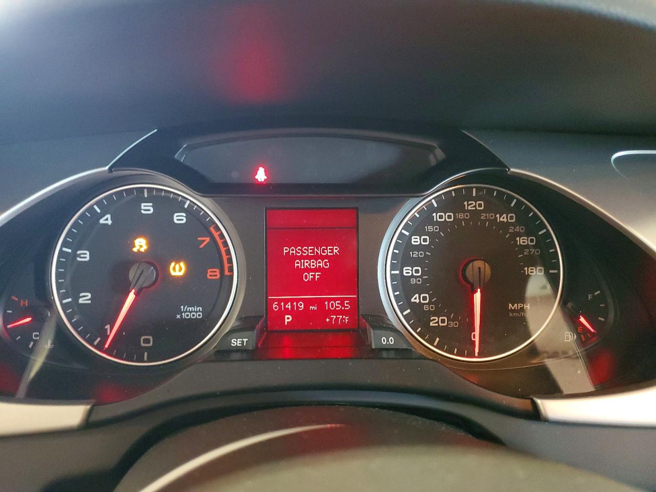 2011 Audi A4 Premium Plus Серебряный vin: WAUFFAFL7BN024038
