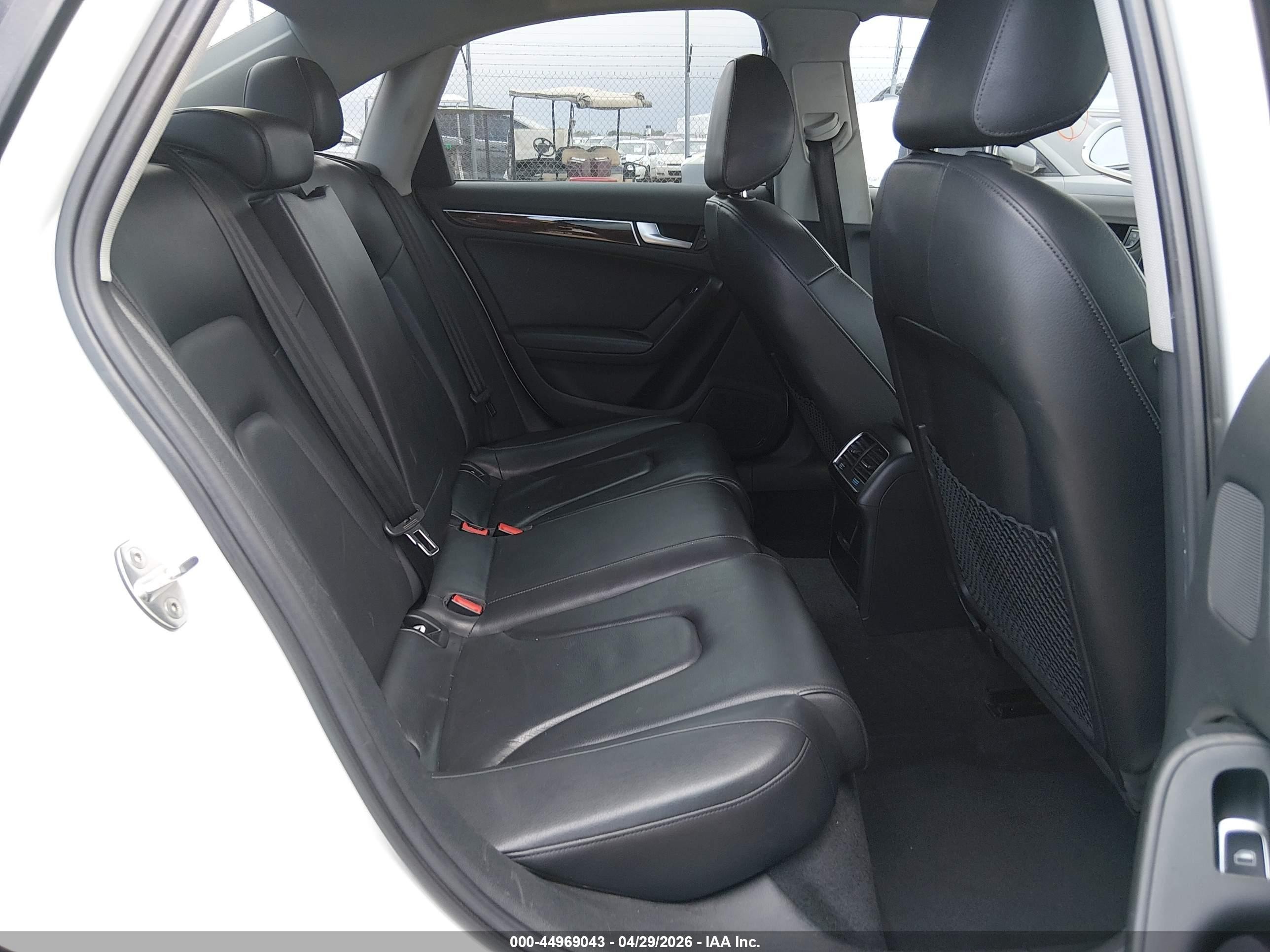 2013 Audi A4 2.0t Premium White vin: WAUFFAFL7DN024933