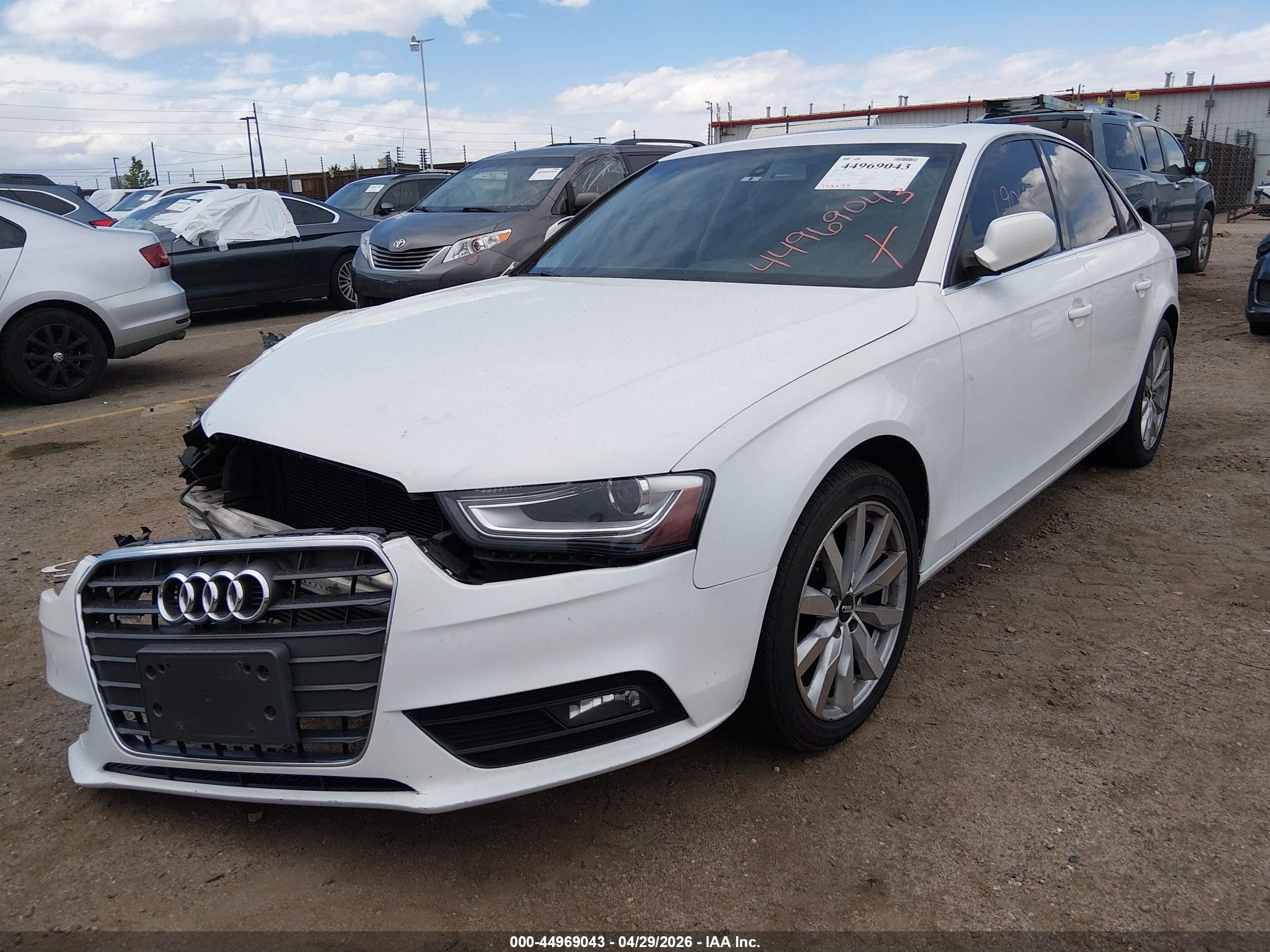 2013 Audi A4 2.0t Premium White vin: WAUFFAFL7DN024933