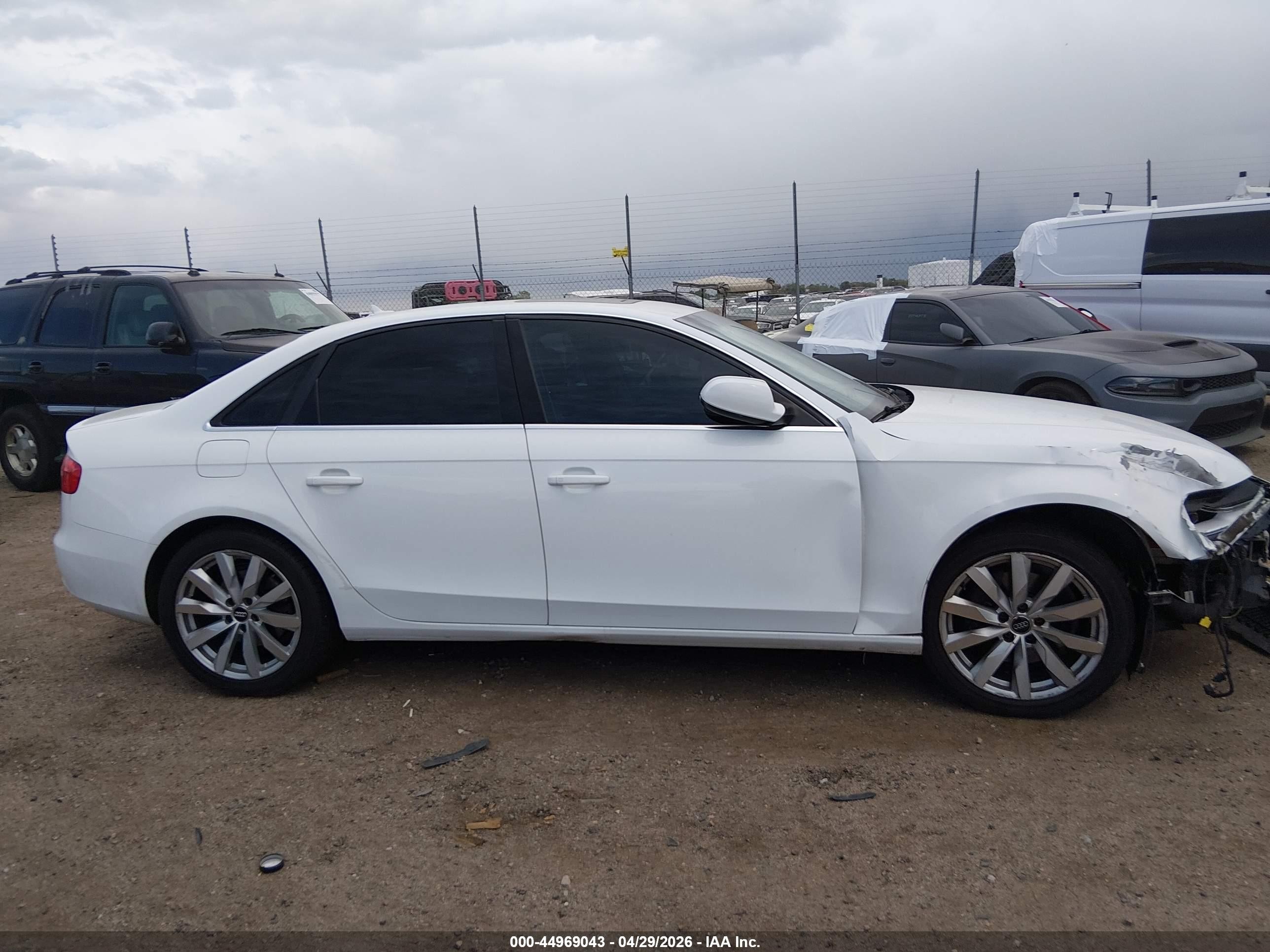 2013 Audi A4 2.0t Premium White vin: WAUFFAFL7DN024933