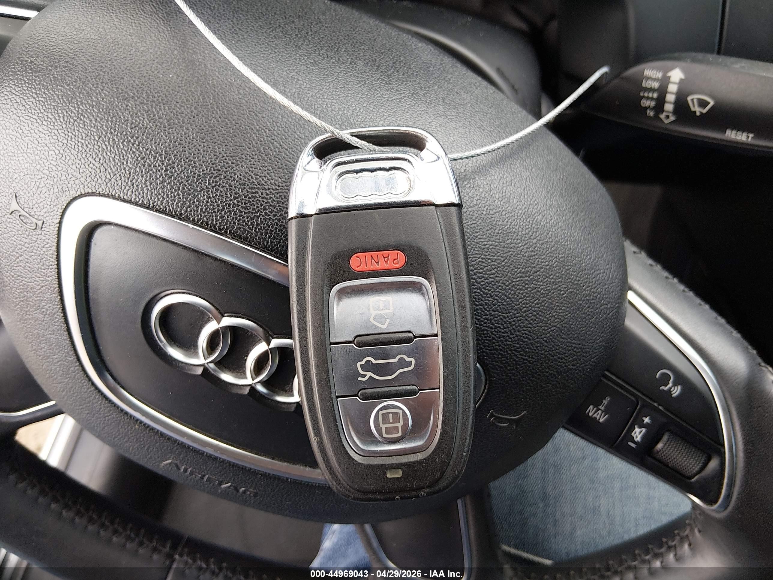 2013 Audi A4 2.0t Premium White vin: WAUFFAFL7DN024933