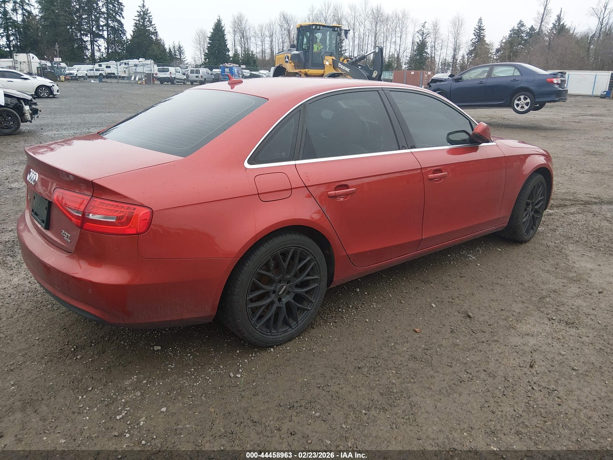 2013 Audi A4 2.0t Premium Красный vin: WAUFFAFL7DN031333