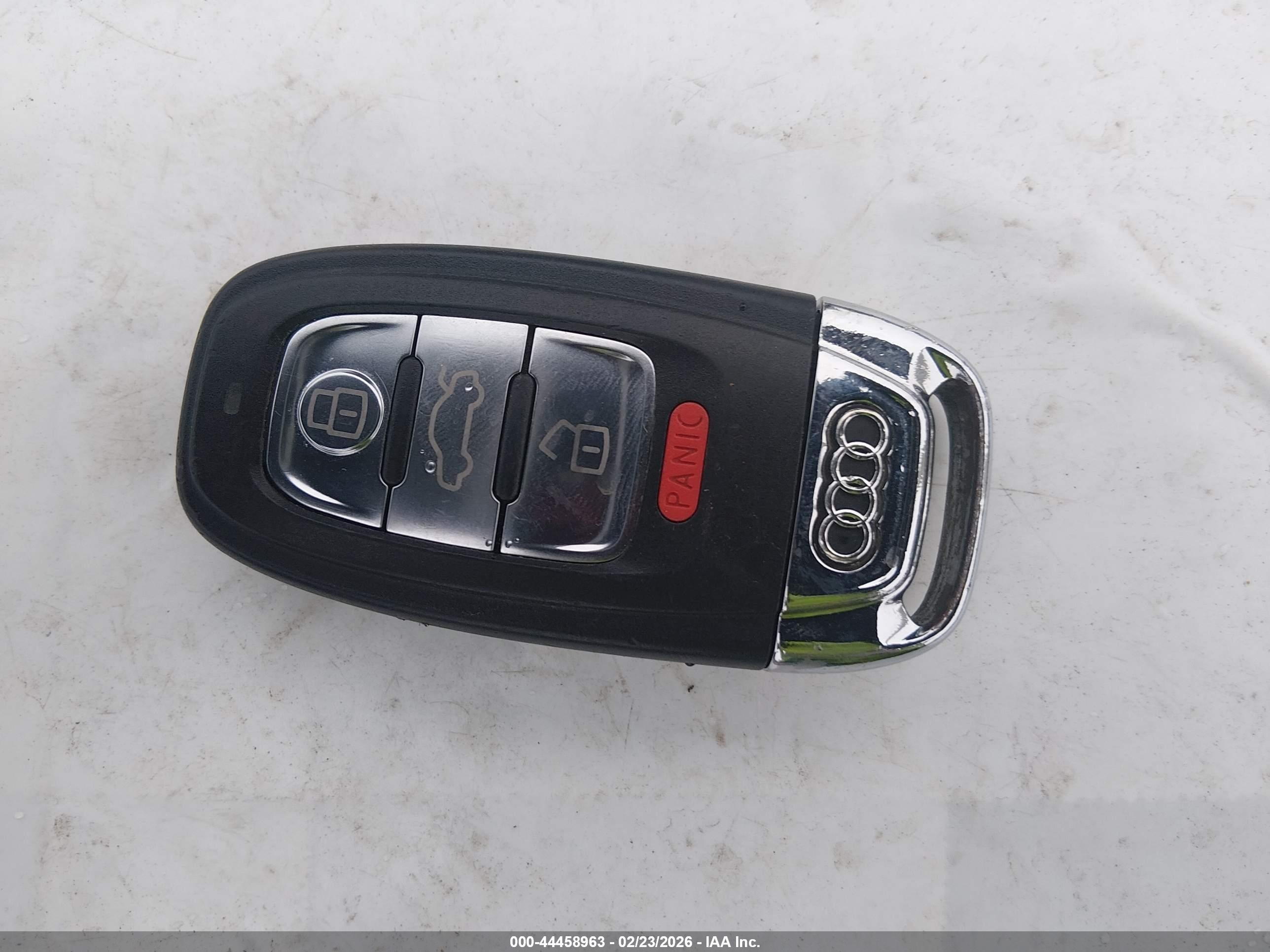 2013 Audi A4 2.0t Premium Красный vin: WAUFFAFL7DN031333