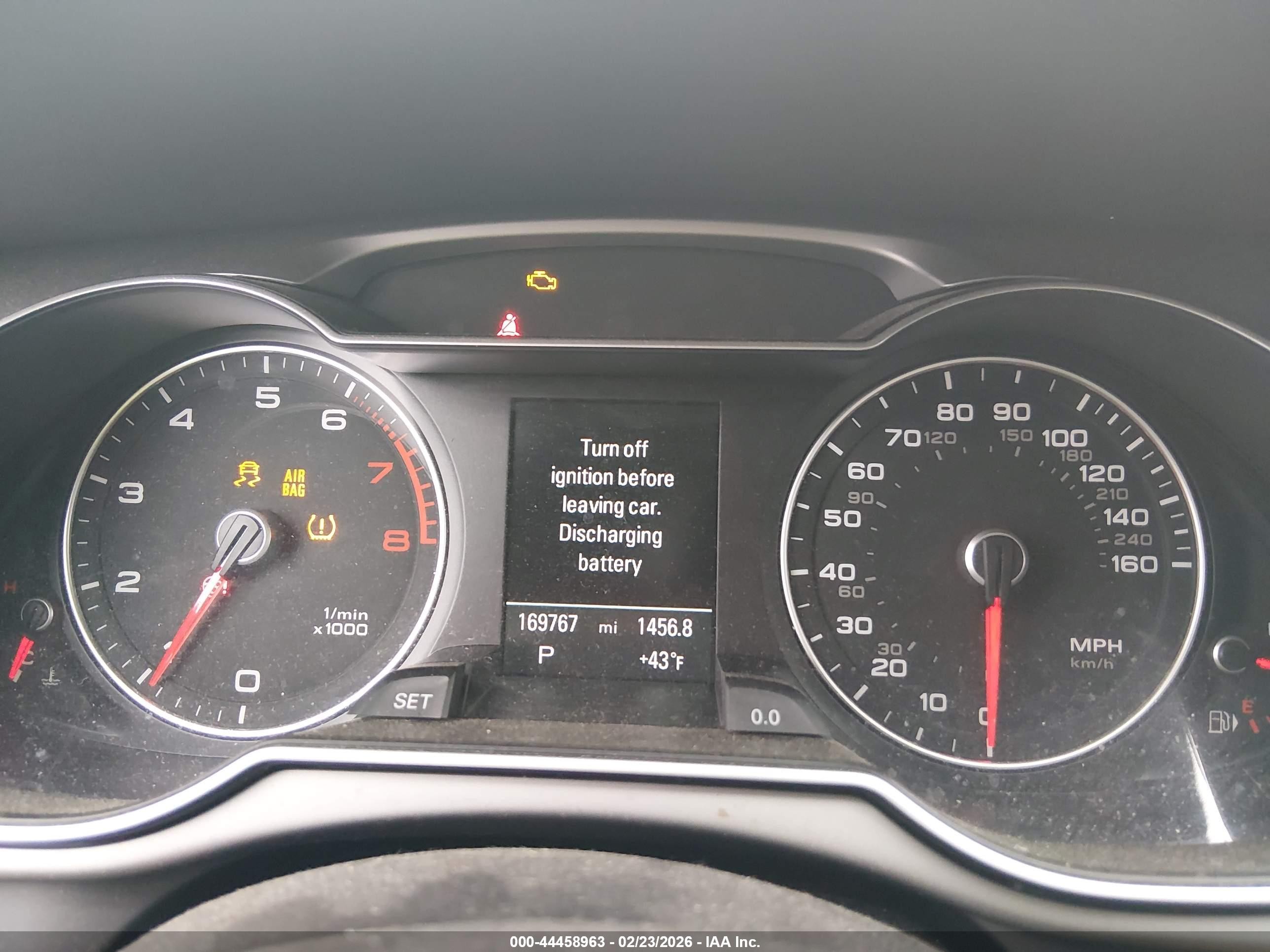 2013 Audi A4 2.0t Premium Красный vin: WAUFFAFL7DN031333