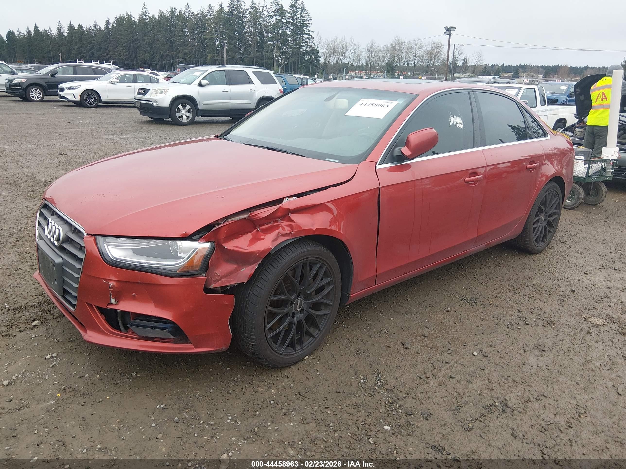 2013 Audi A4 2.0t Premium Красный vin: WAUFFAFL7DN031333