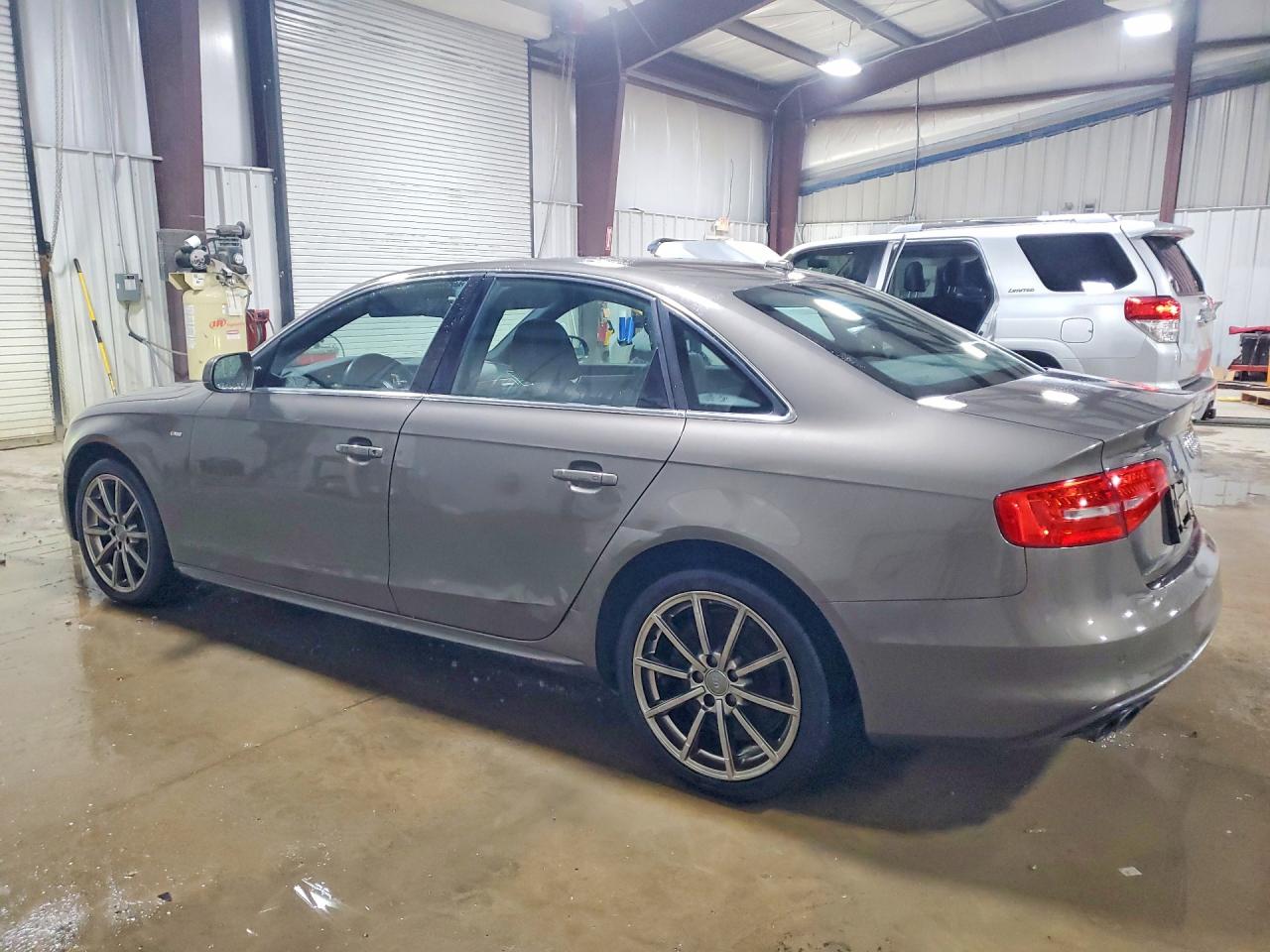 2014 Audi A4 Premium Plus Brown vin: WAUFFAFL7EA009387