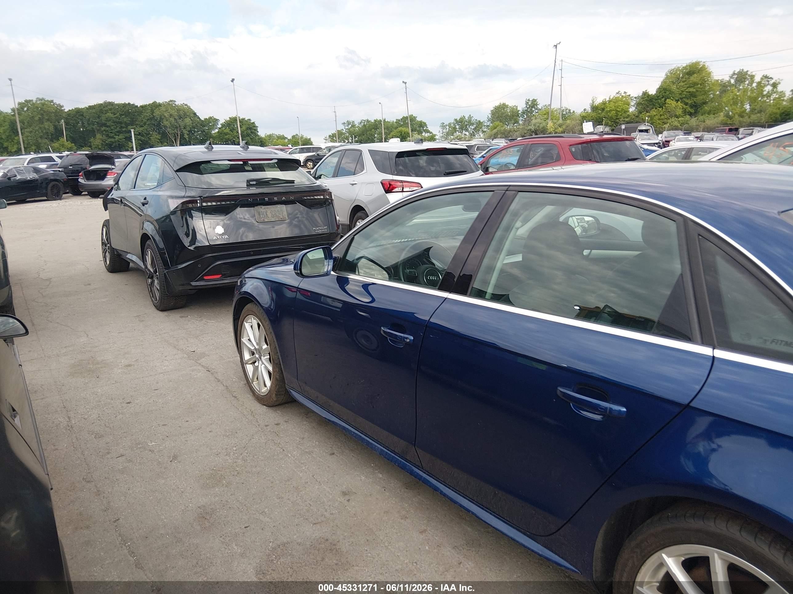 2014 Audi A4 2.0t Premium Синий vin: WAUFFAFL7EN028675