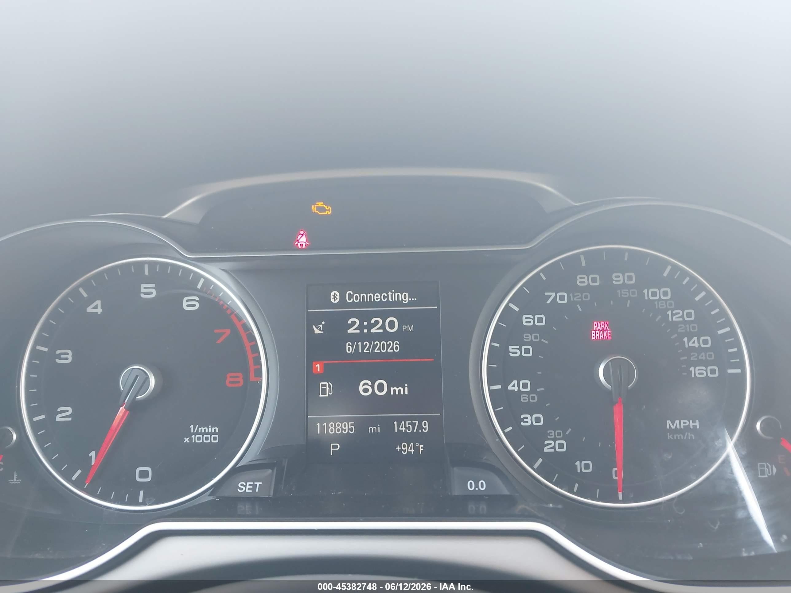 2015 Audi A4 2.0t Premium White vin: WAUFFAFL7FN011652
