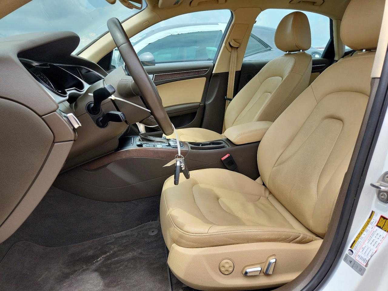 2015 Audi A4 Premium Plus White vin: WAUFFAFL7FN029648