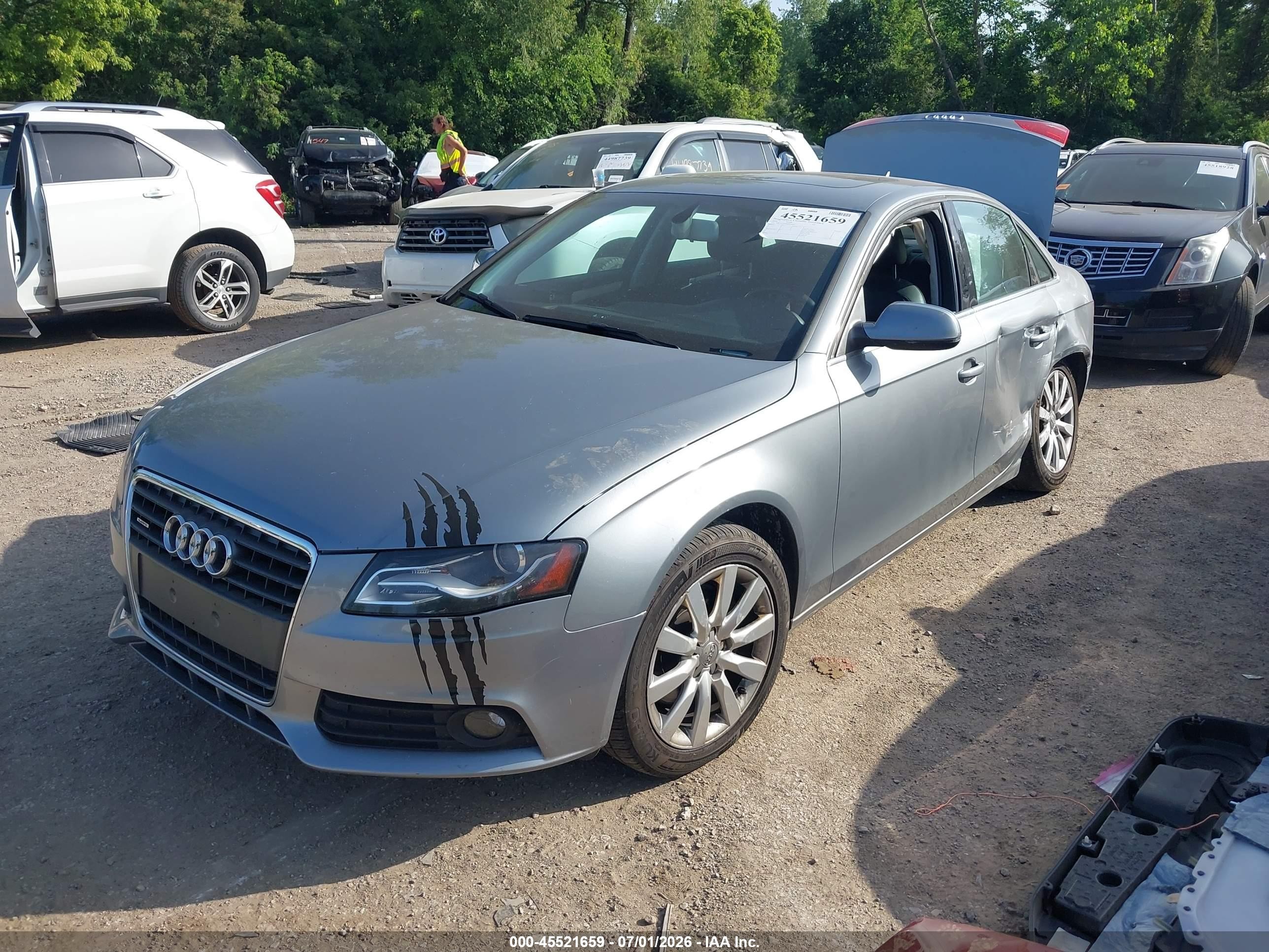 2010 Audi A4 2.0t Premium Silver vin: WAUFFAFL8AN044460