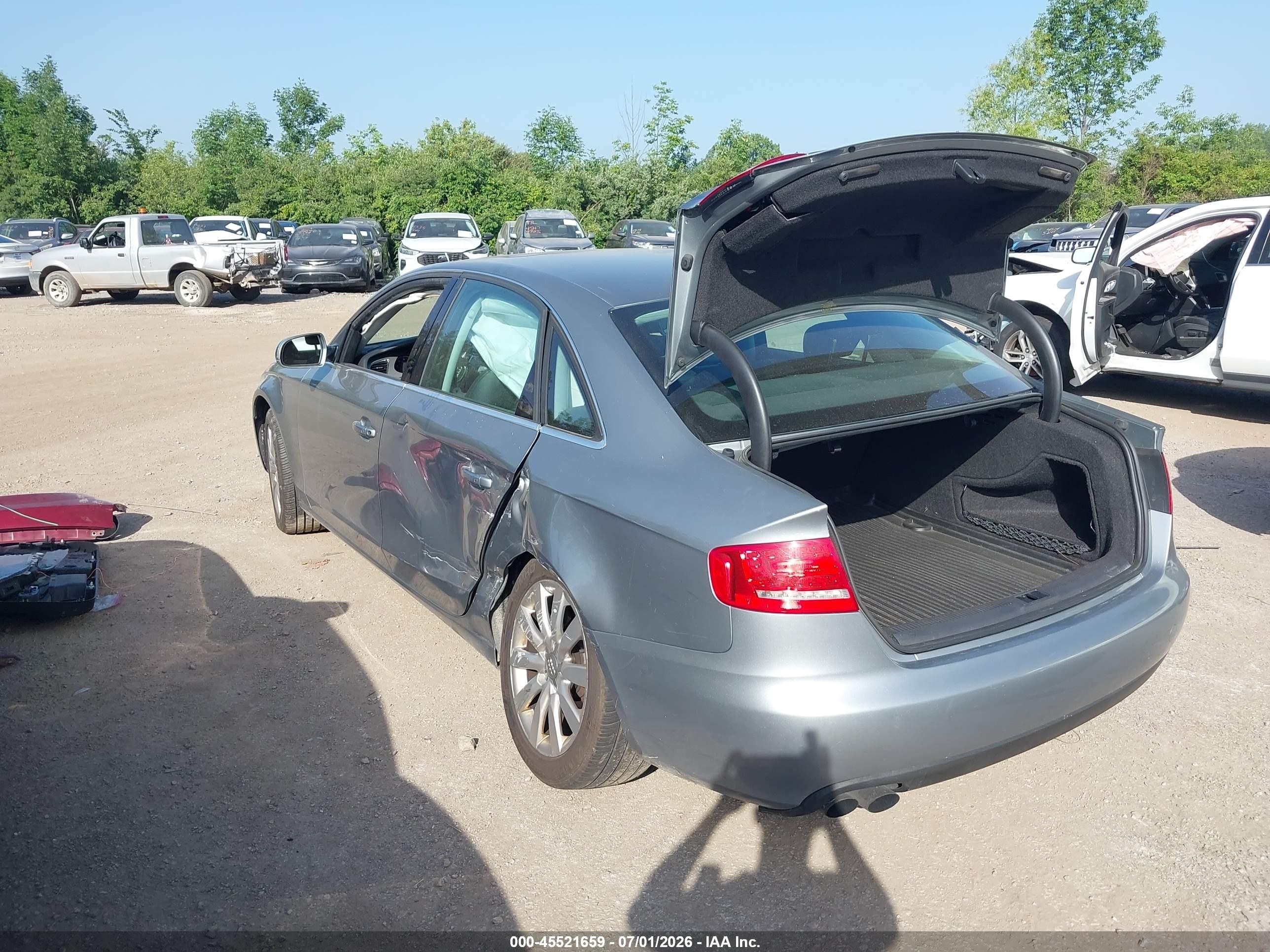 2010 Audi A4 2.0t Premium Silver vin: WAUFFAFL8AN044460