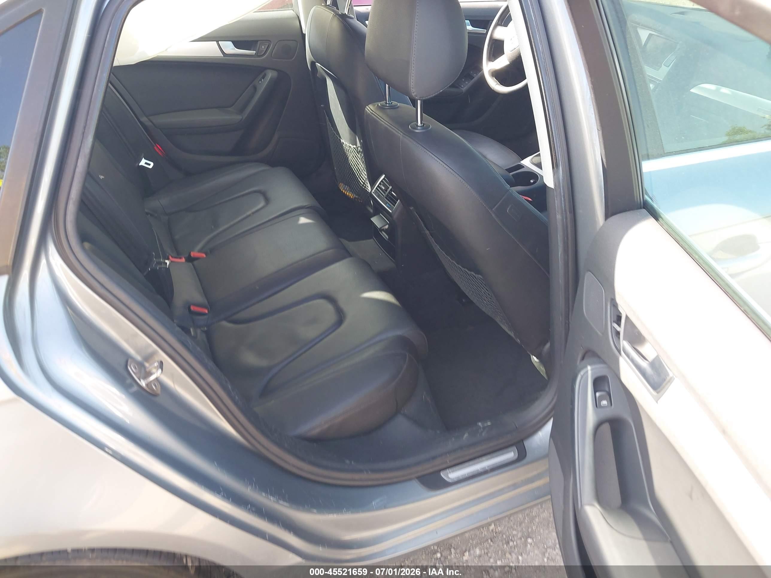 2010 Audi A4 2.0t Premium Silver vin: WAUFFAFL8AN044460