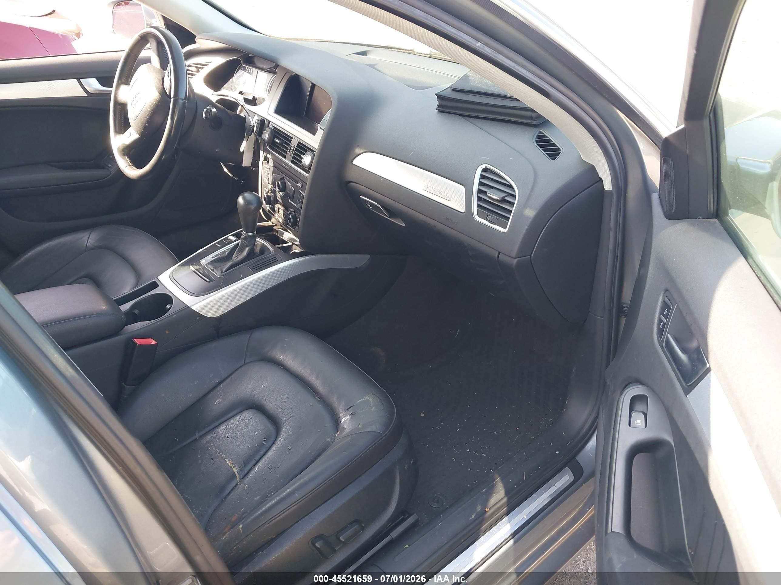 2010 Audi A4 2.0t Premium Silver vin: WAUFFAFL8AN044460