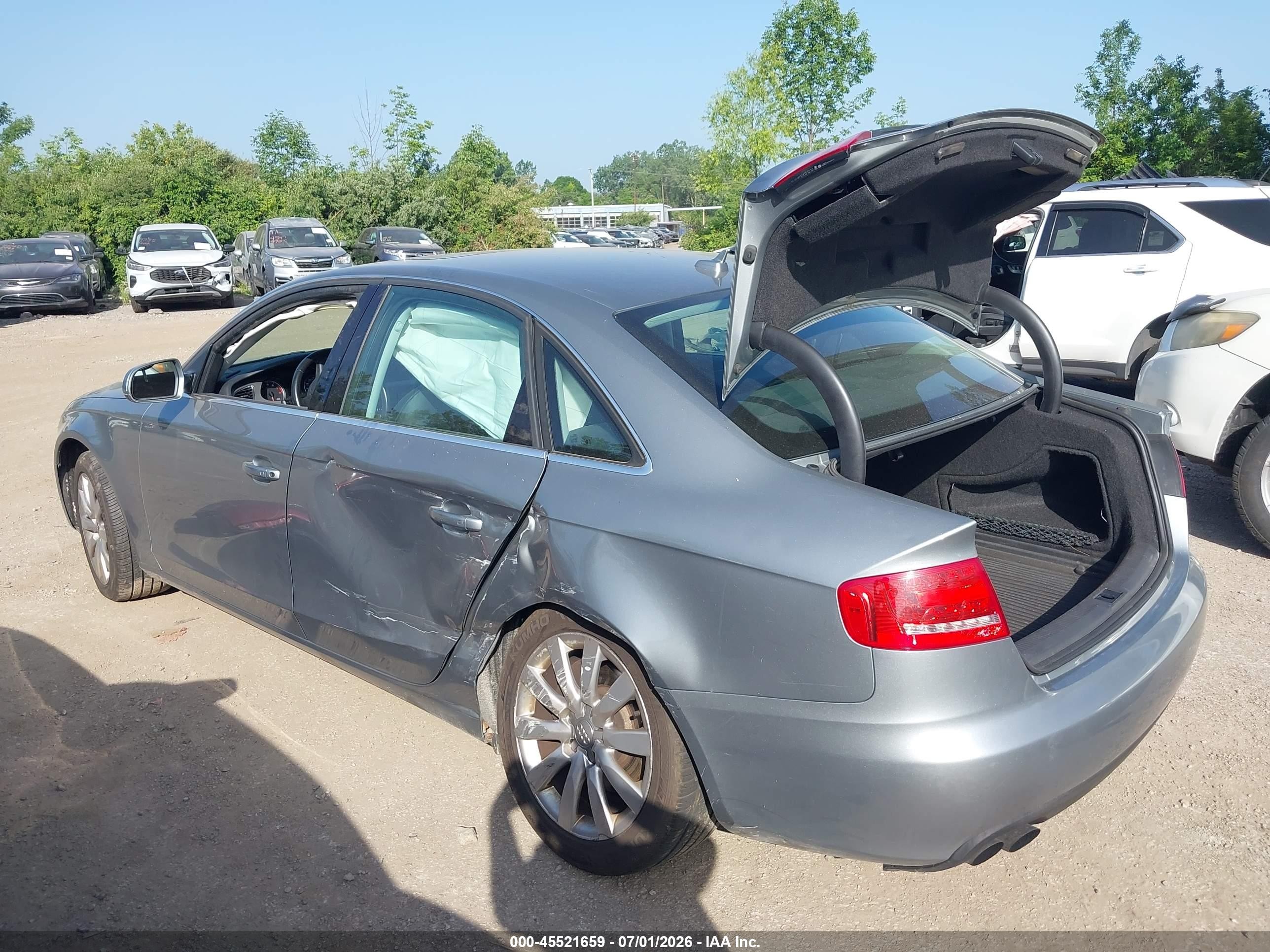 2010 Audi A4 2.0t Premium Silver vin: WAUFFAFL8AN044460