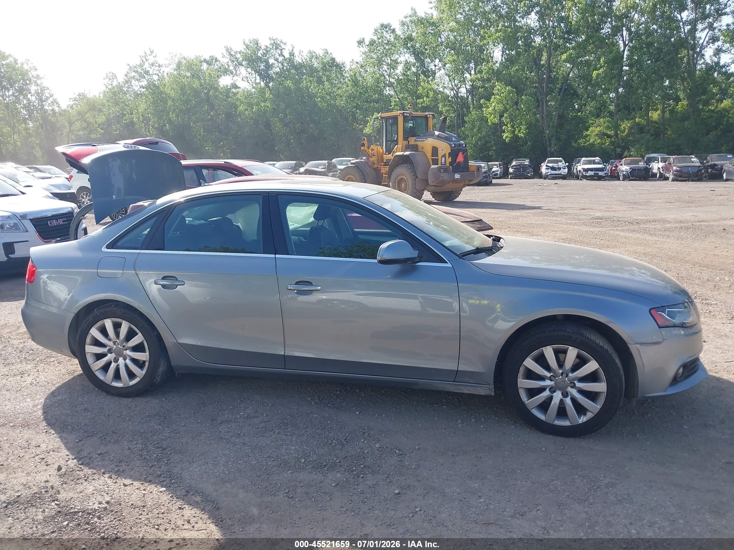 2010 Audi A4 2.0t Premium Silver vin: WAUFFAFL8AN044460