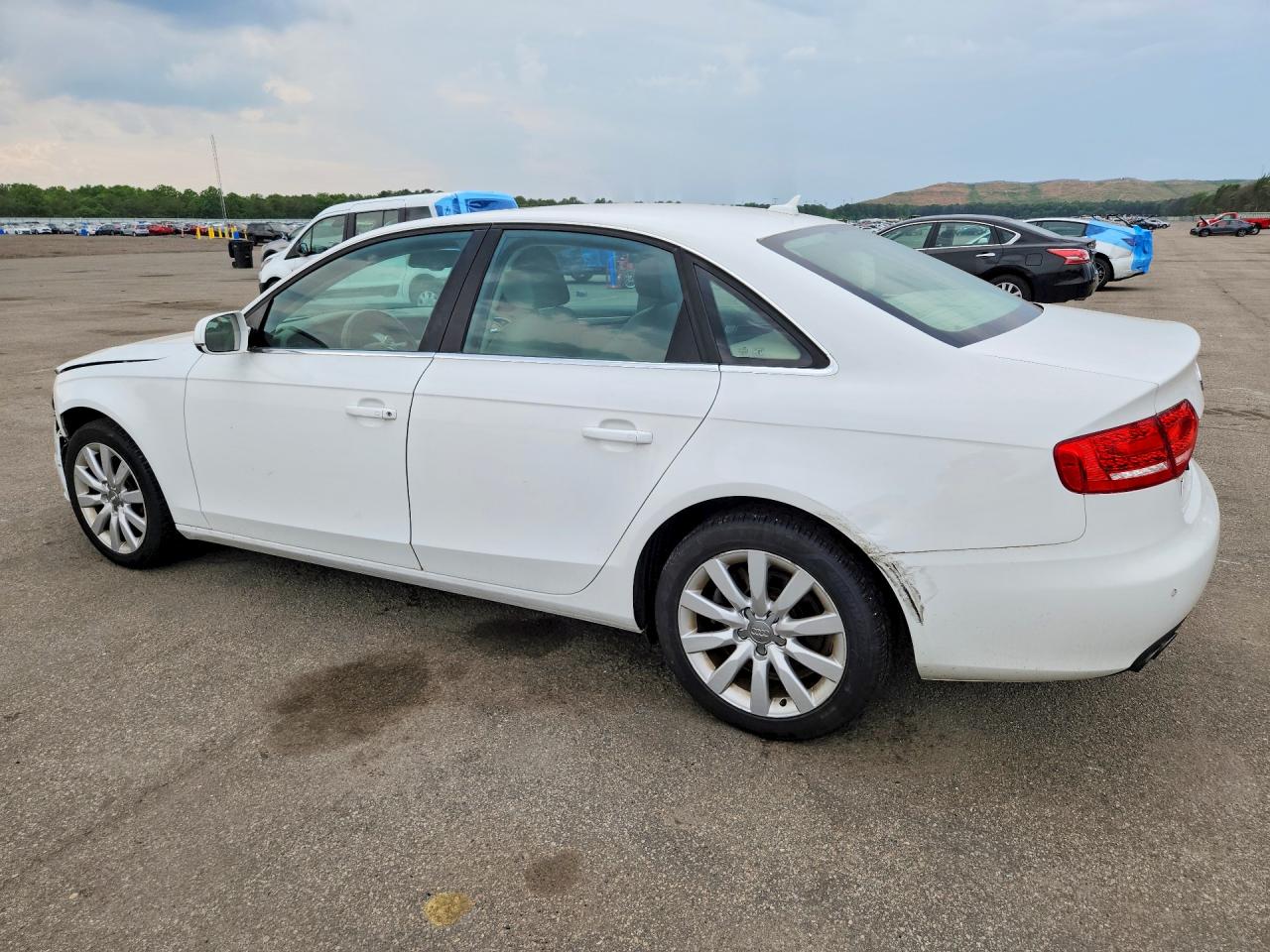 2011 Audi A4 Premium Plus White vin: WAUFFAFL8BN029992