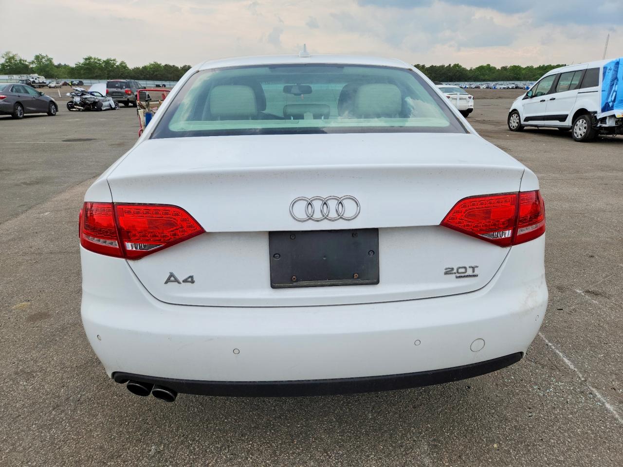 2011 Audi A4 Premium Plus White vin: WAUFFAFL8BN029992