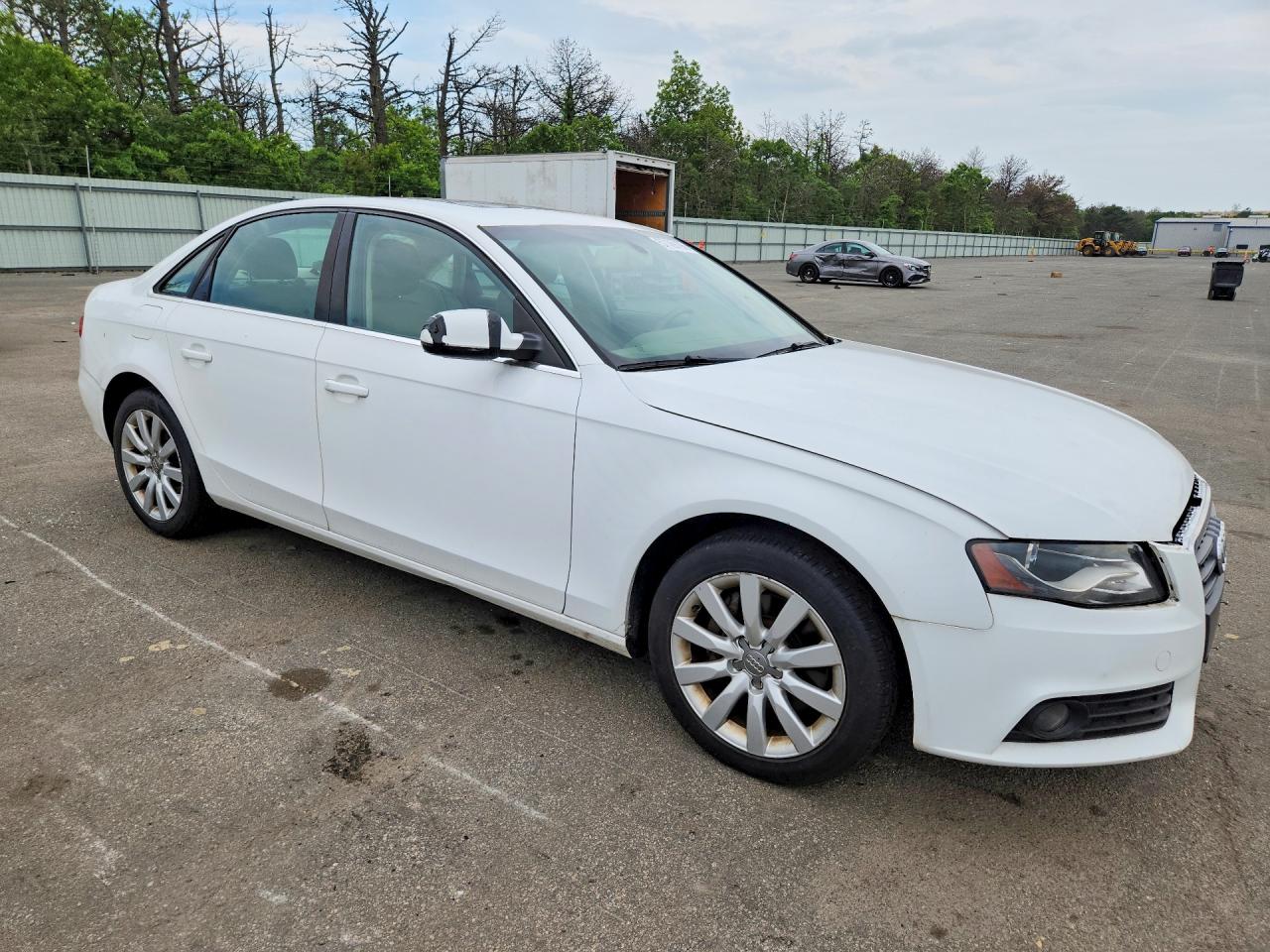 2011 Audi A4 Premium Plus White vin: WAUFFAFL8BN029992
