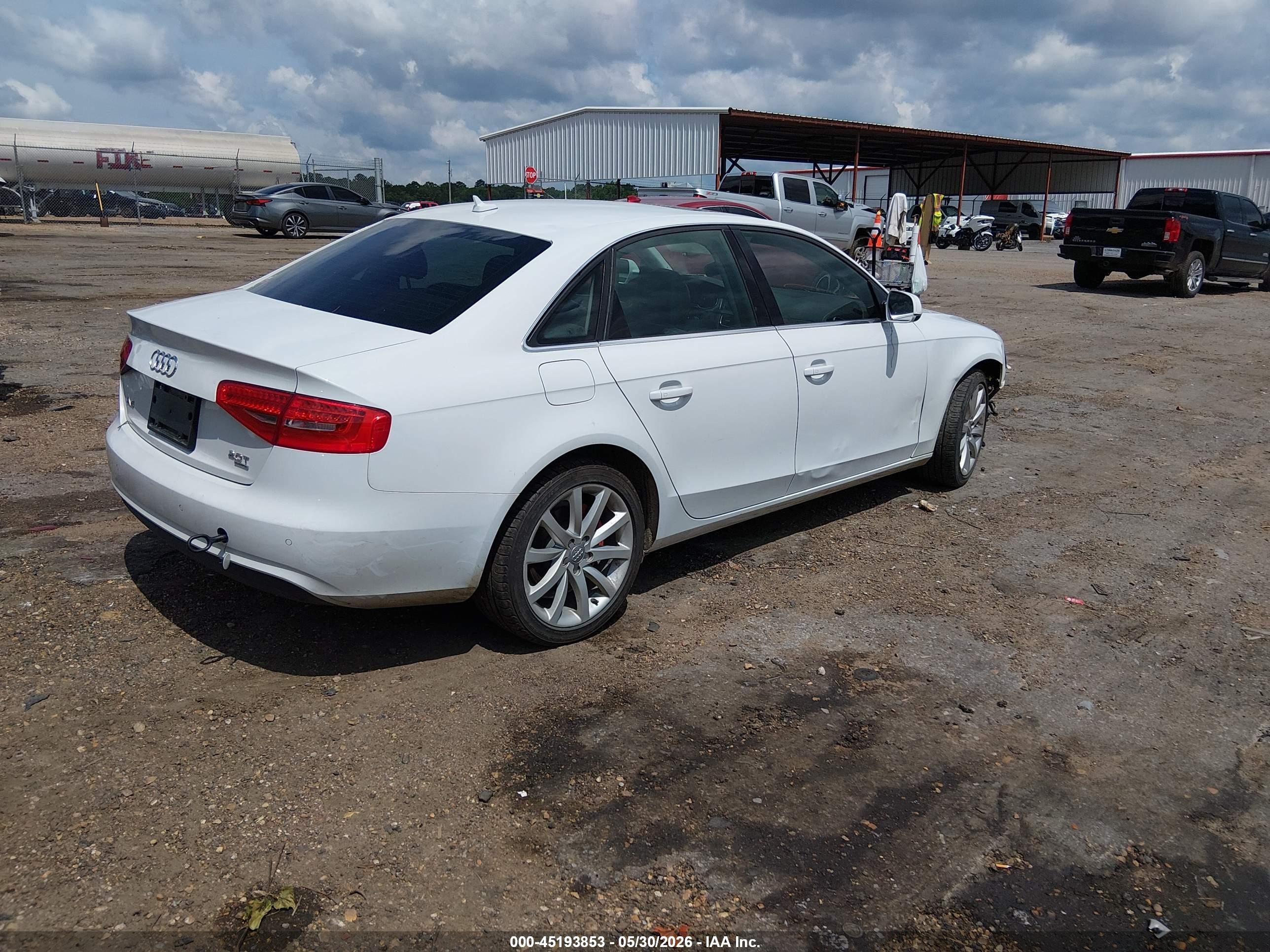 2013 Audi A4 2.0t Premium White vin: WAUFFAFL8DA143629