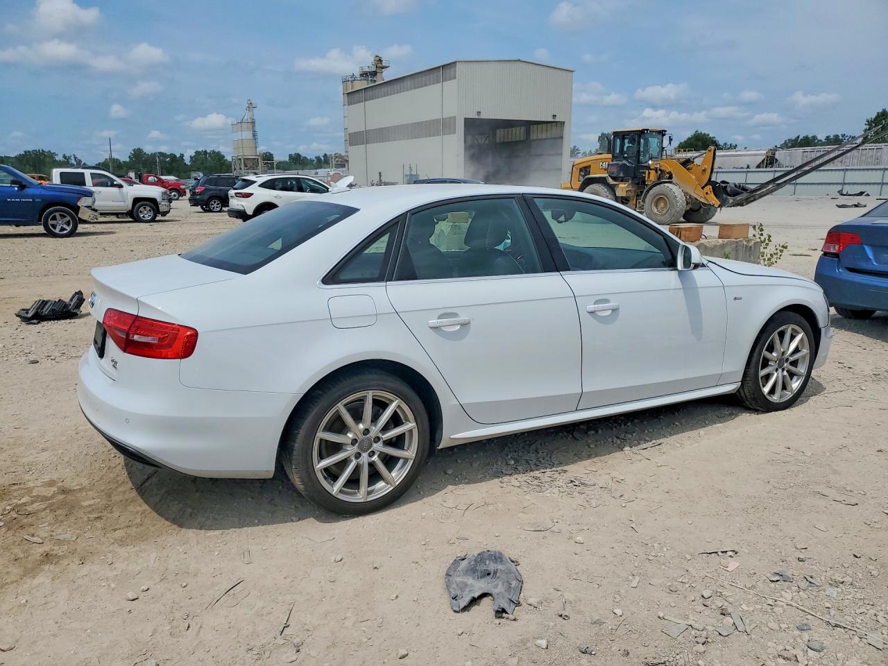 2014 Audi A4 Premium Plus Белый vin: WAUFFAFL8EA047971
