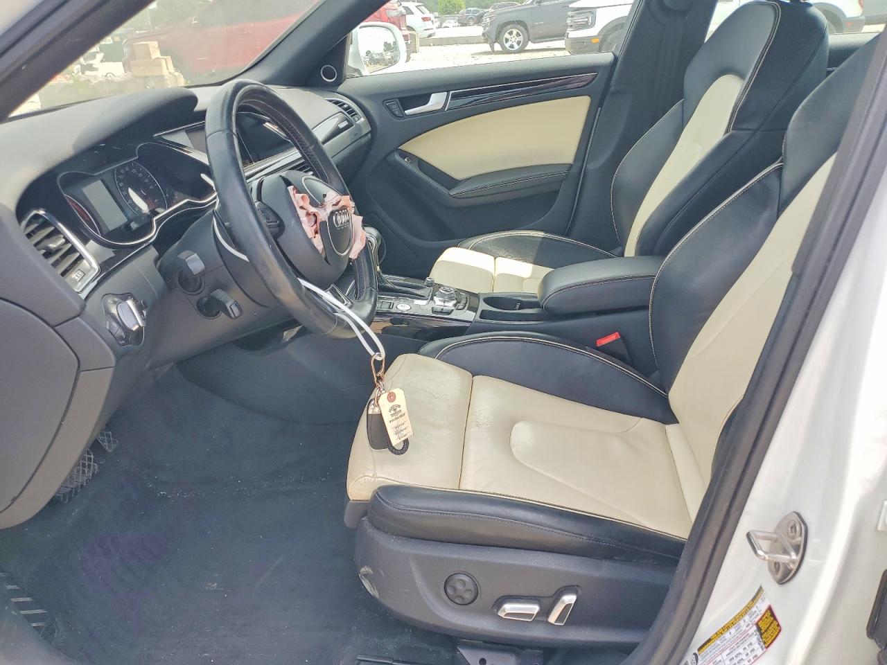 2014 Audi A4 Premium Plus Белый vin: WAUFFAFL8EA047971