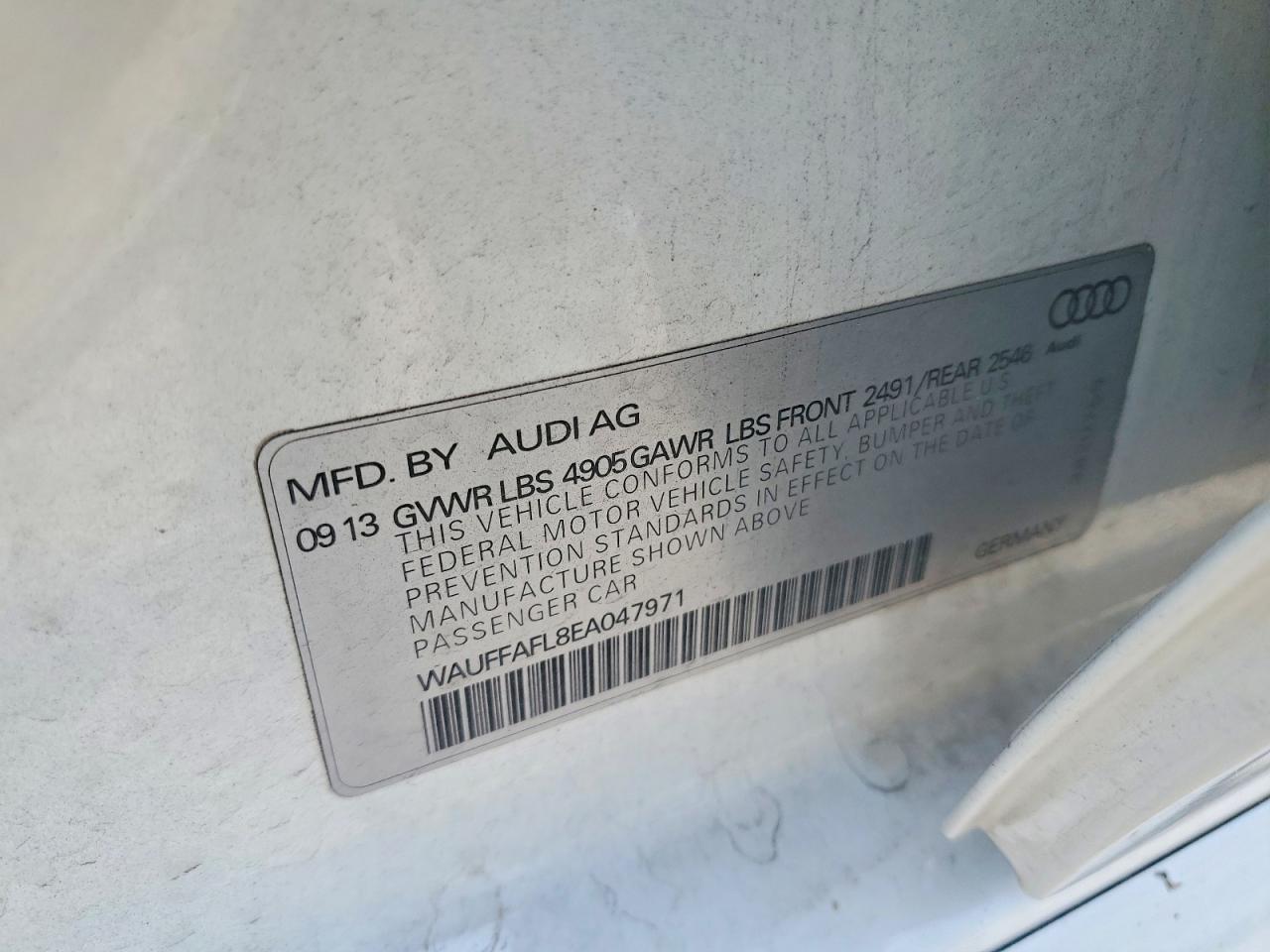 2014 Audi A4 Premium Plus Белый vin: WAUFFAFL8EA047971