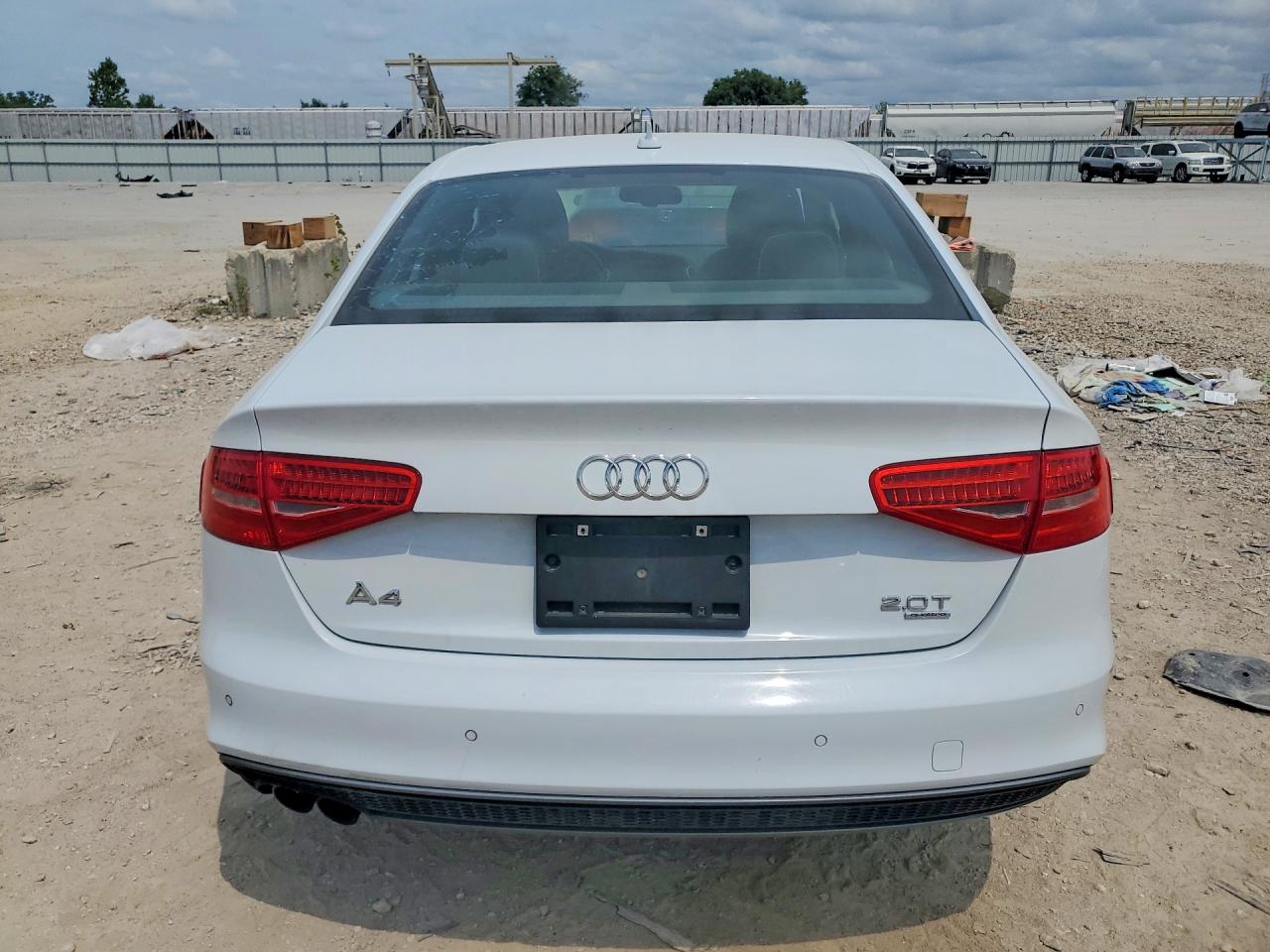 2014 Audi A4 Premium Plus Белый vin: WAUFFAFL8EA047971
