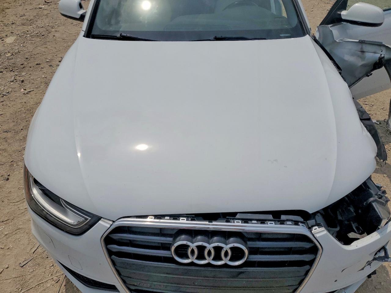 2014 Audi A4 Premium Plus Белый vin: WAUFFAFL8EA047971