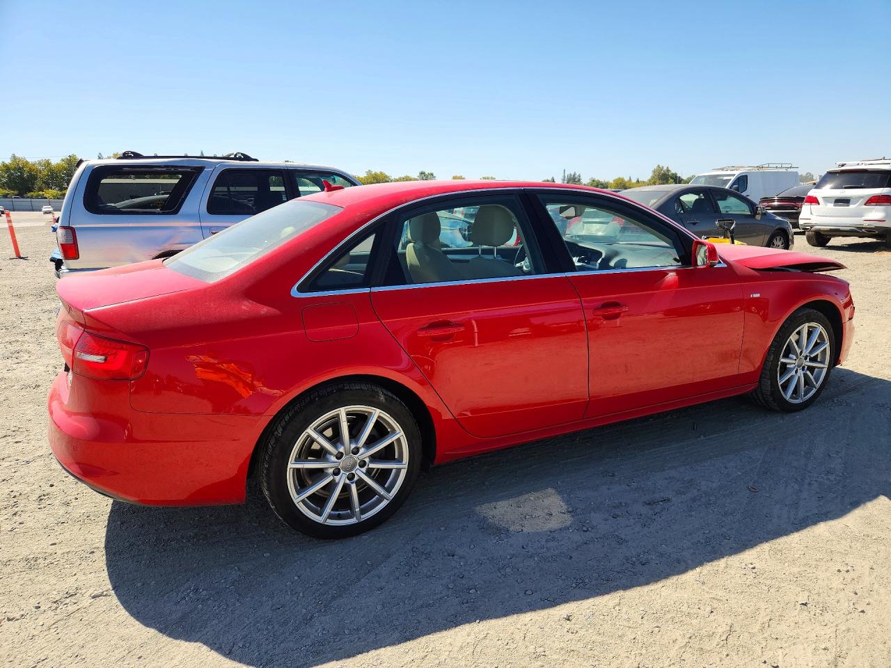 2015 Audi A4 Premium Plus Red vin: WAUFFAFL8FN021459