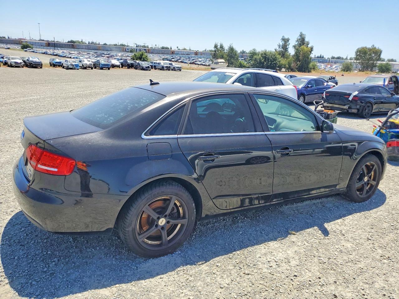 2010 Audi A4 Premium Plus Черный vin: WAUFFAFL9AN029983
