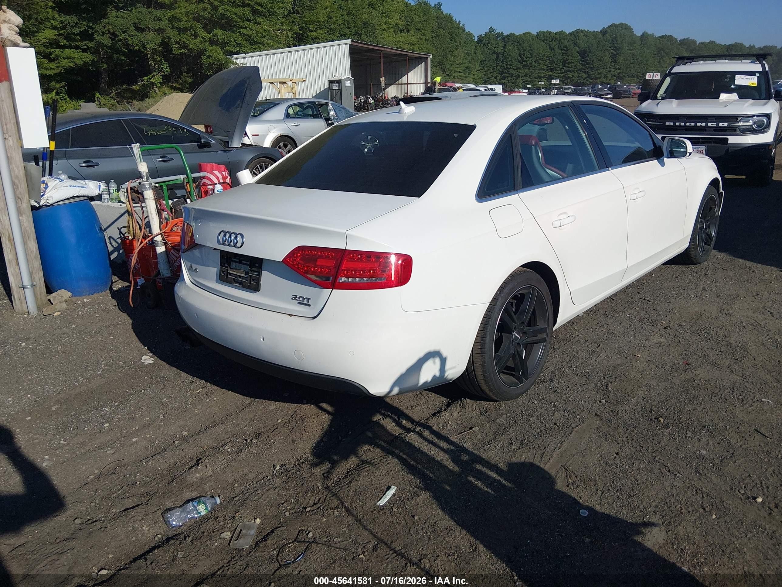 2011 Audi A4 2.0t Premium White vin: WAUFFAFL9BN037163