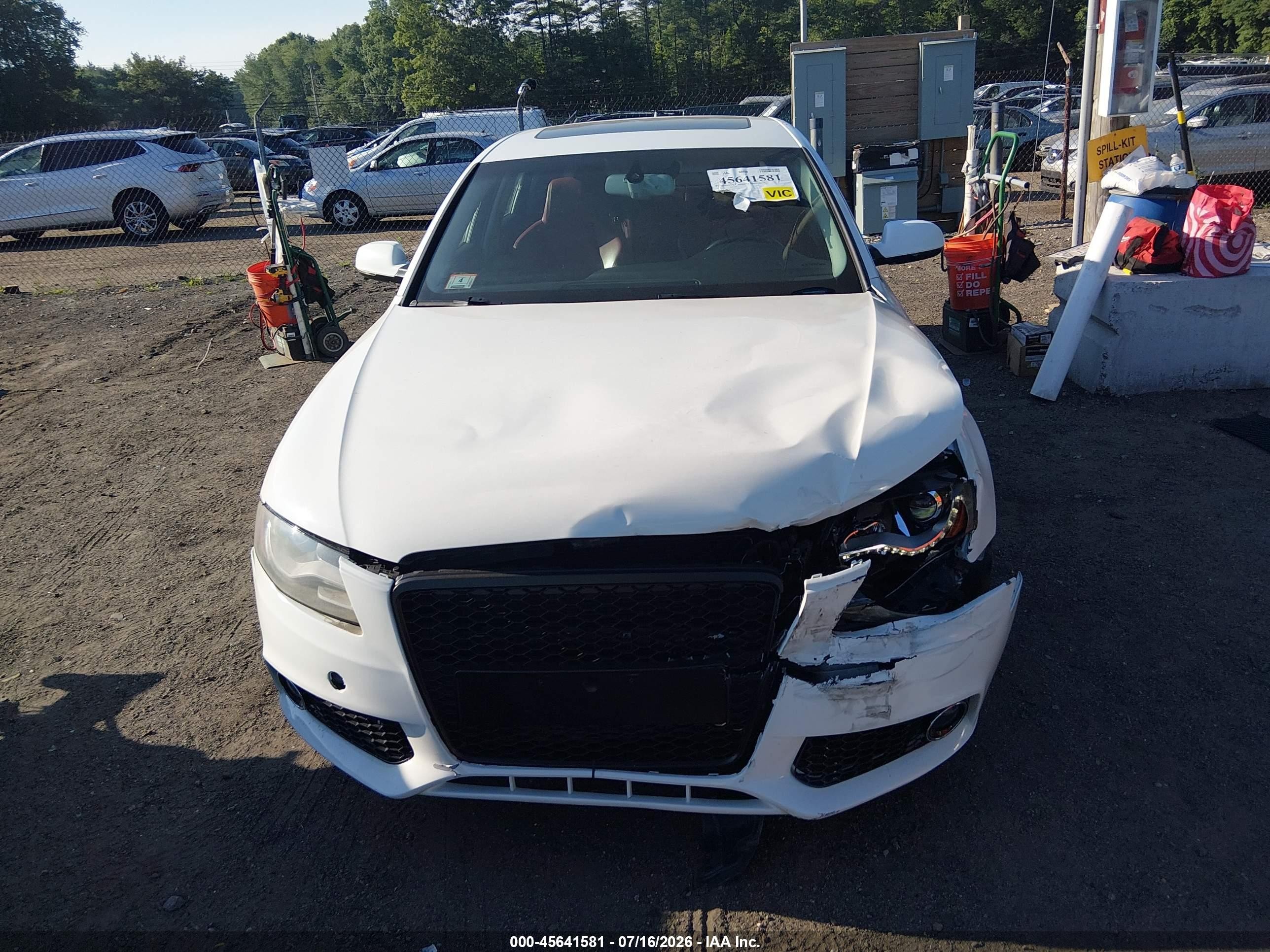 2011 Audi A4 2.0t Premium White vin: WAUFFAFL9BN037163