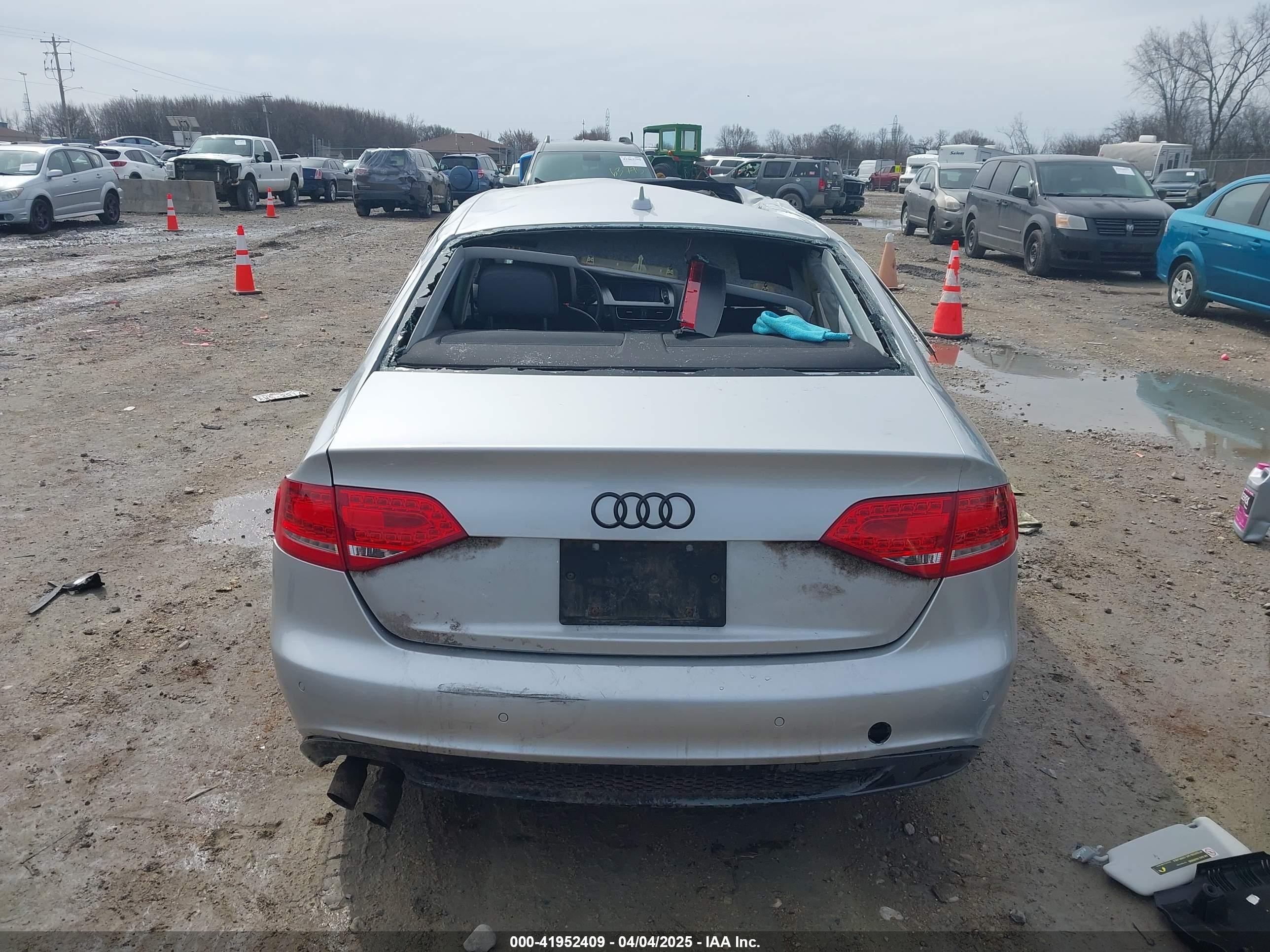 2012 Audi A4 2.0t Premium Silver vin: WAUFFAFL9CN000972