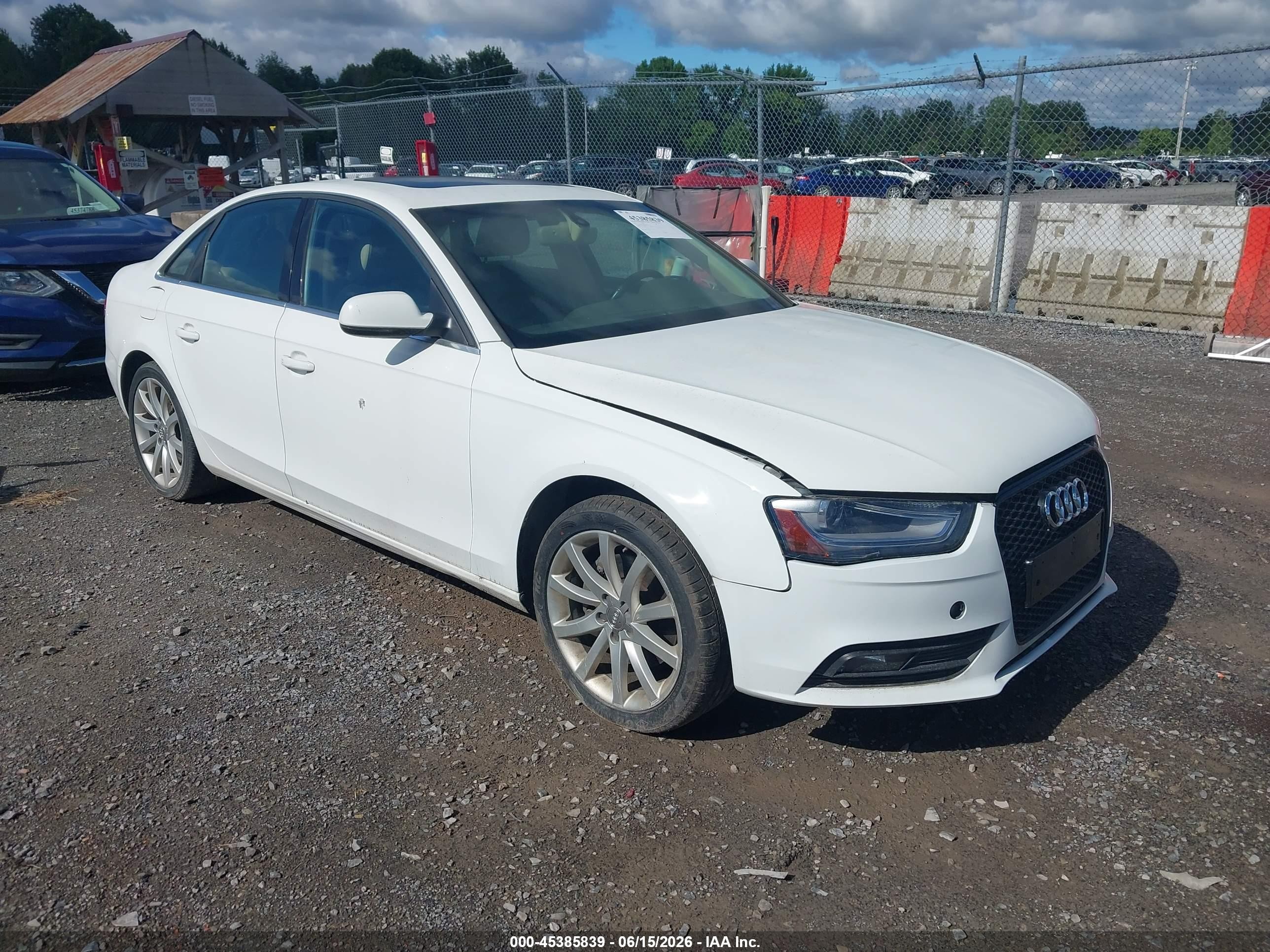 2013 Audi A4 2.0t Premium Белый vin: WAUFFAFL9DN008376
