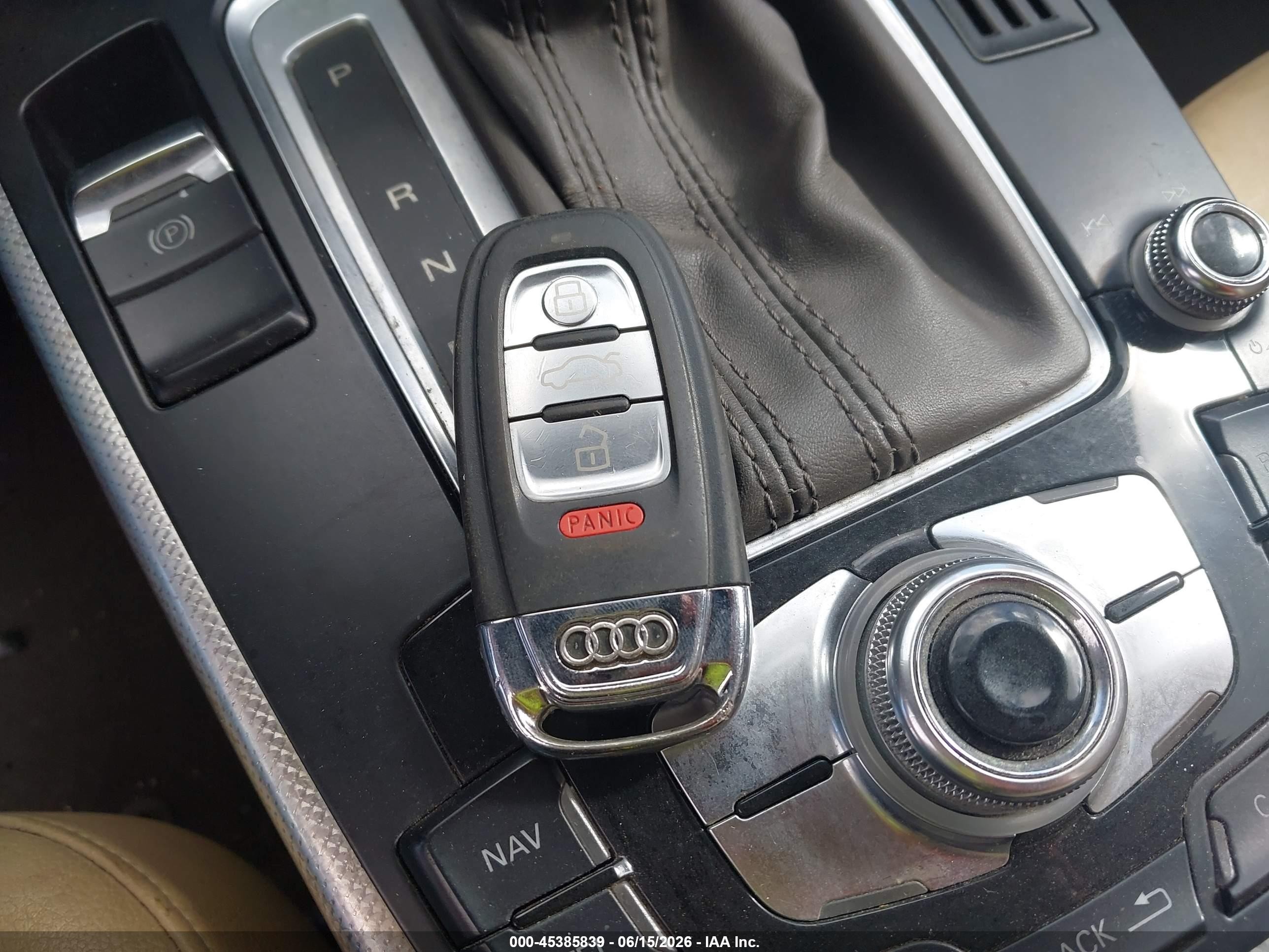 2013 Audi A4 2.0t Premium White vin: WAUFFAFL9DN008376