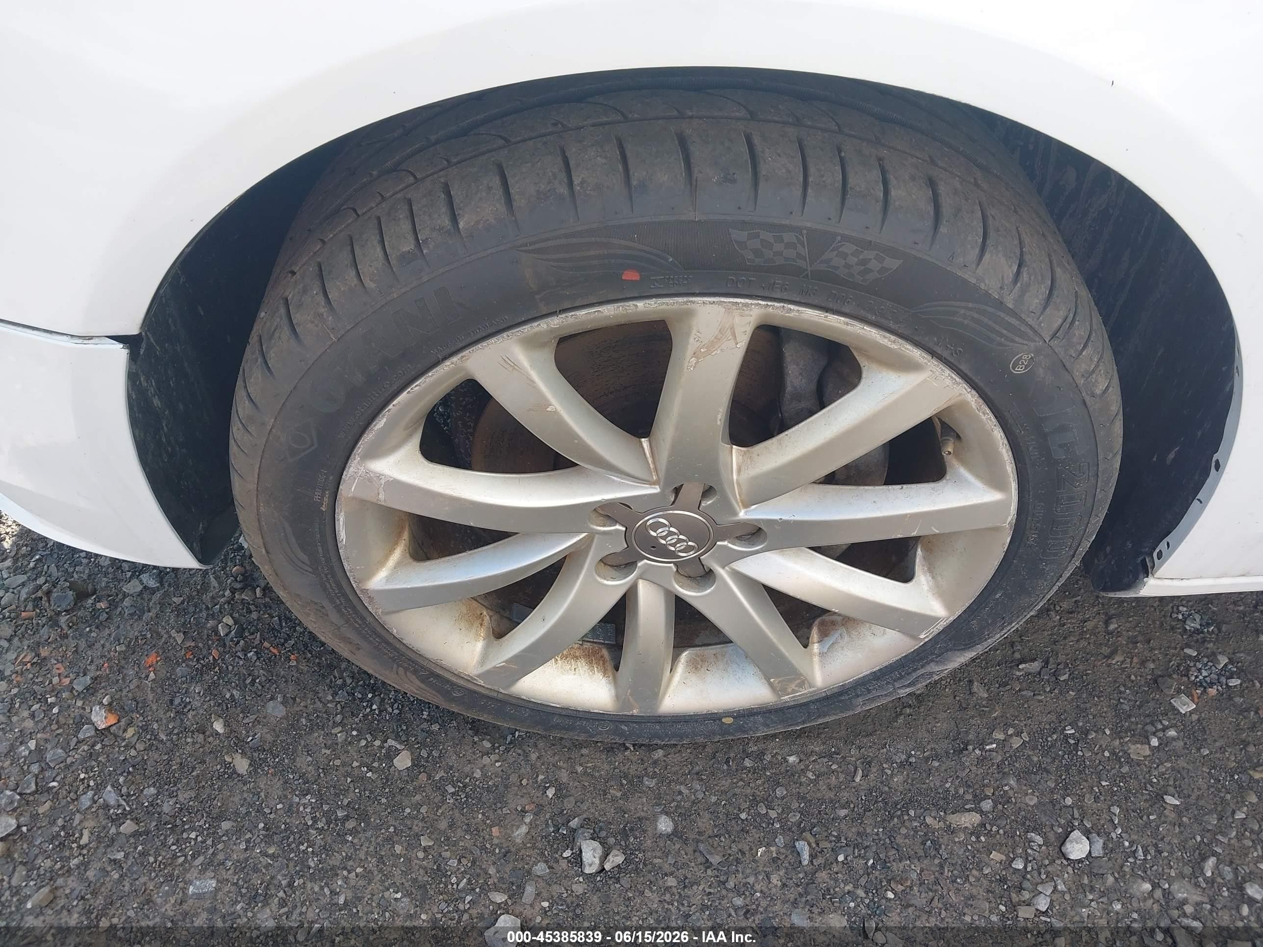 2013 Audi A4 2.0t Premium White vin: WAUFFAFL9DN008376