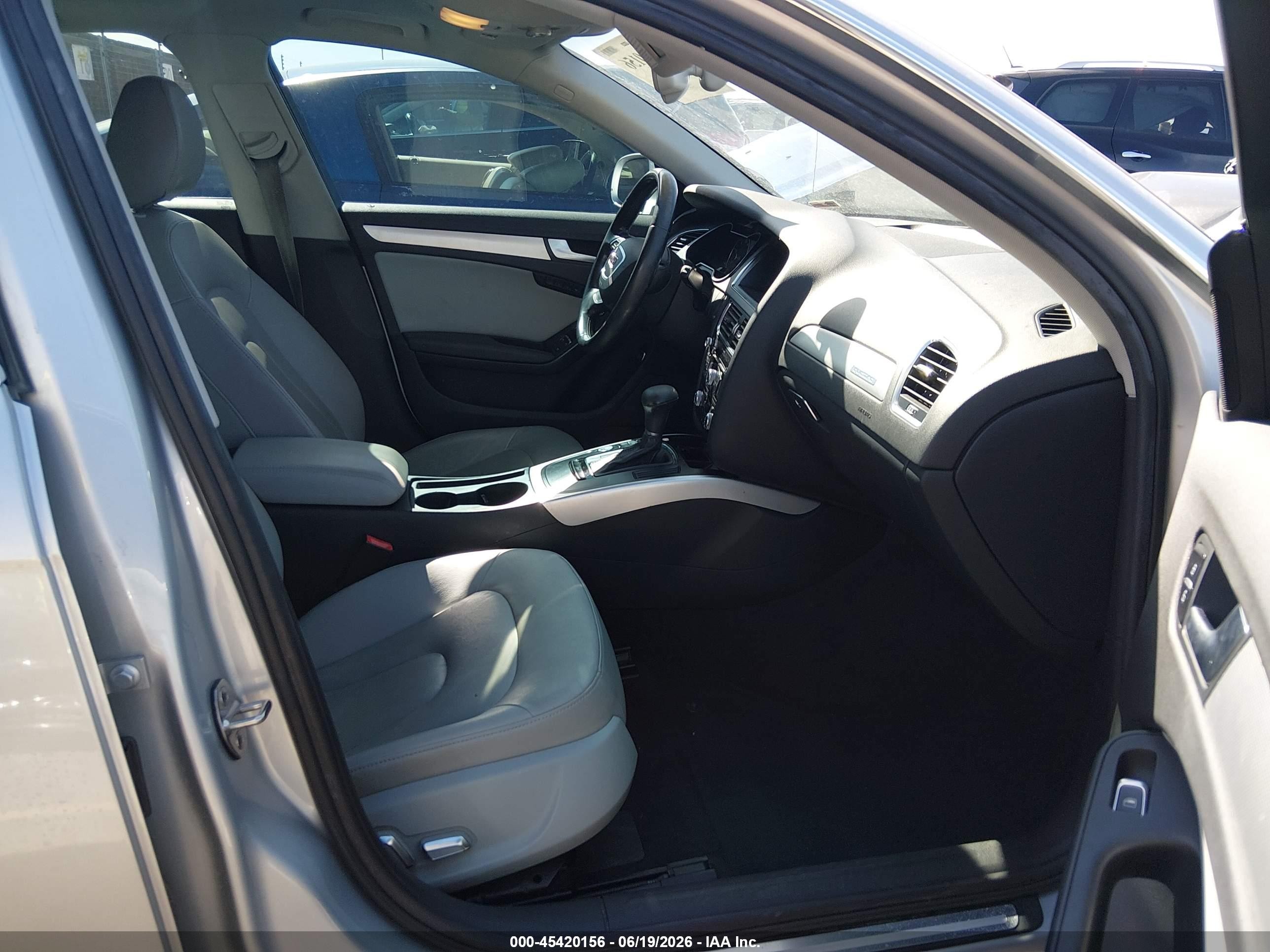 2013 Audi A4 2.0t Premium Silver vin: WAUFFAFL9DN019670