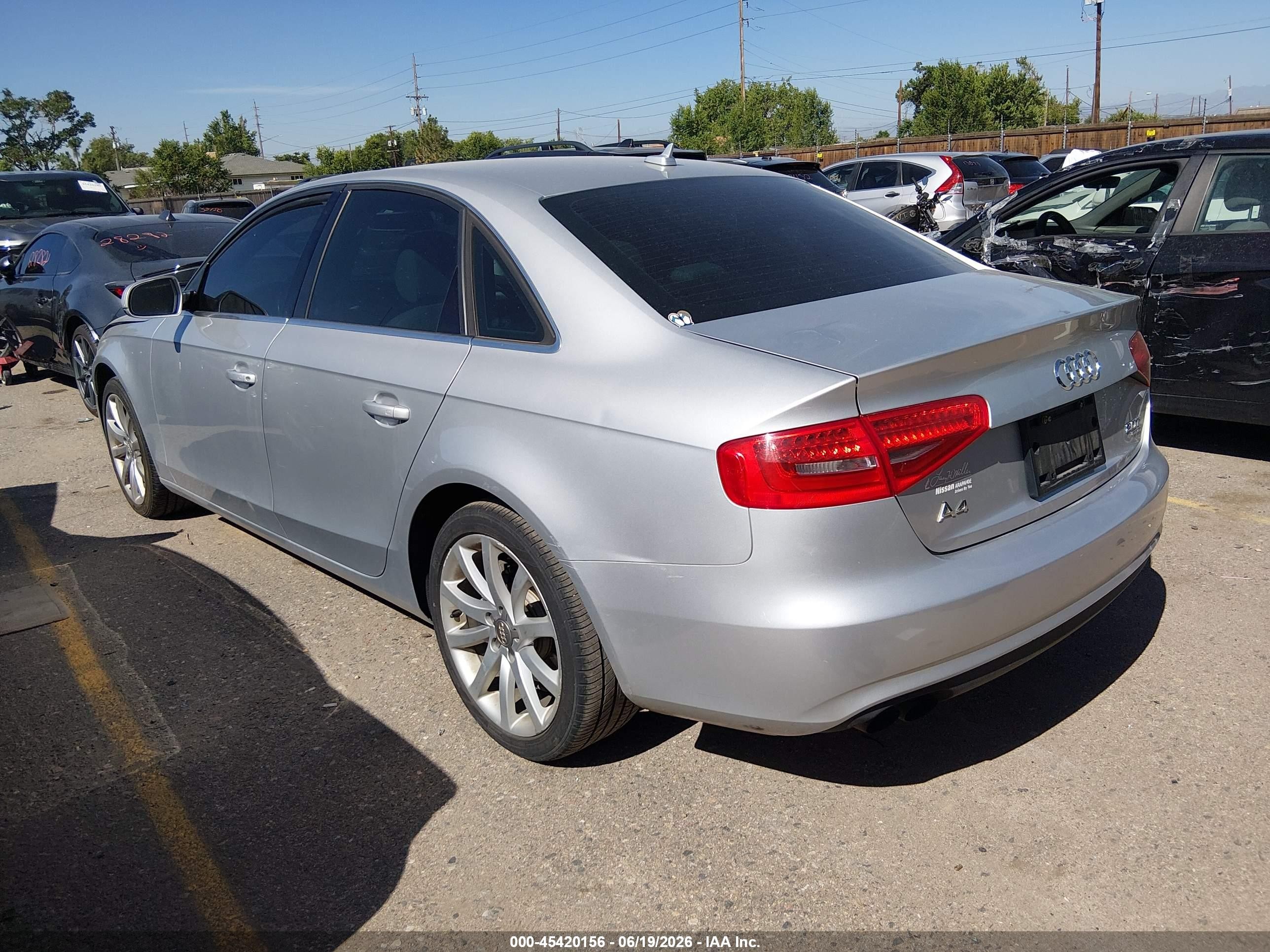 2013 Audi A4 2.0t Premium Silver vin: WAUFFAFL9DN019670