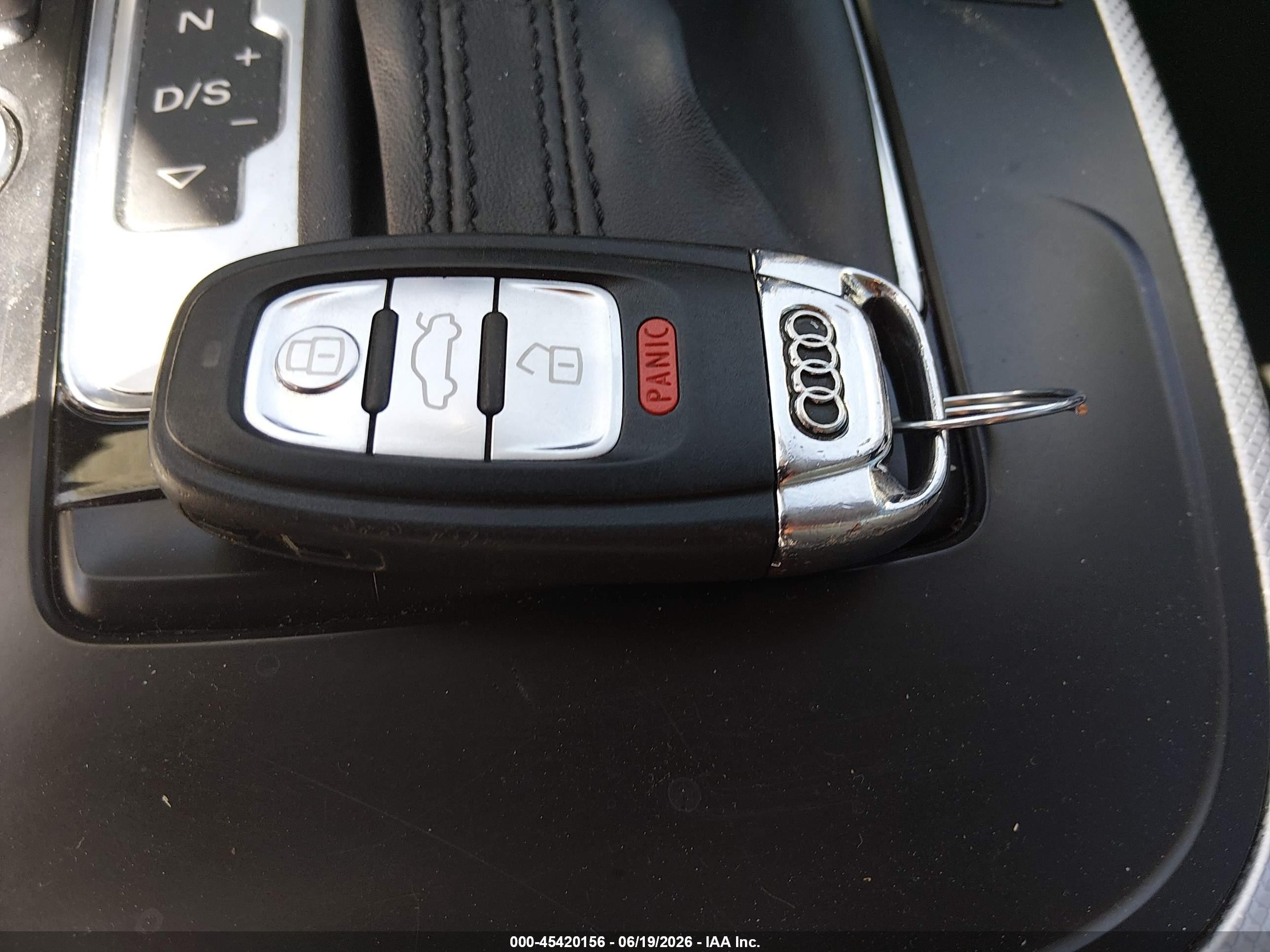 2013 Audi A4 2.0t Premium Silver vin: WAUFFAFL9DN019670