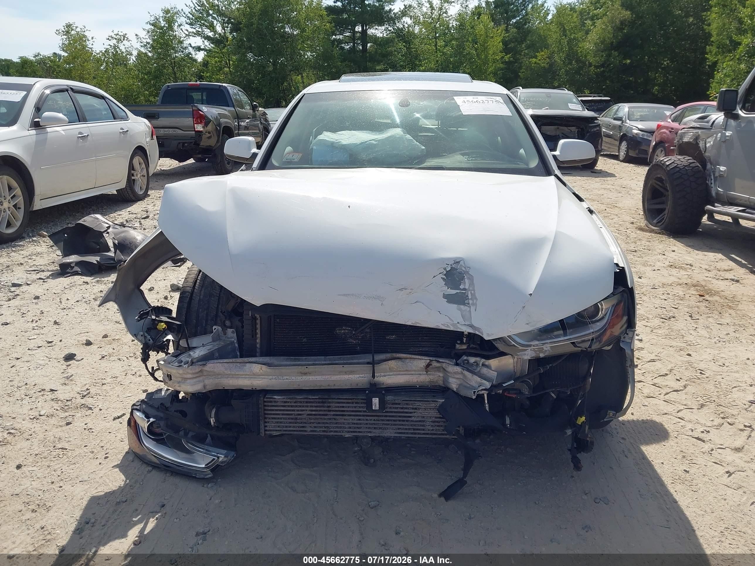 2014 Audi A4 2.0t Premium White vin: WAUFFAFL9EN015488